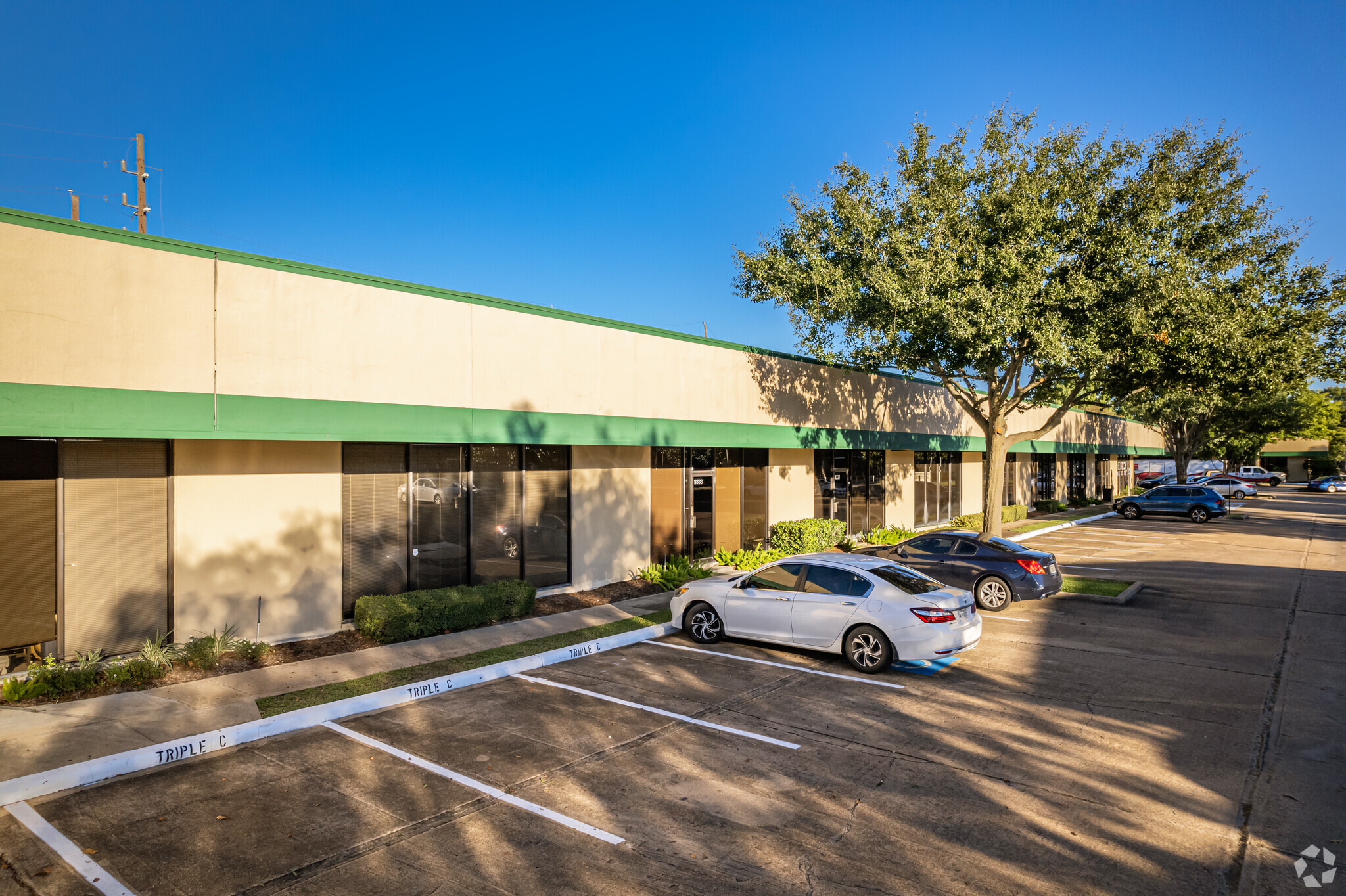 3300-3352 Walnut Bend Ln, Houston, TX for Rent