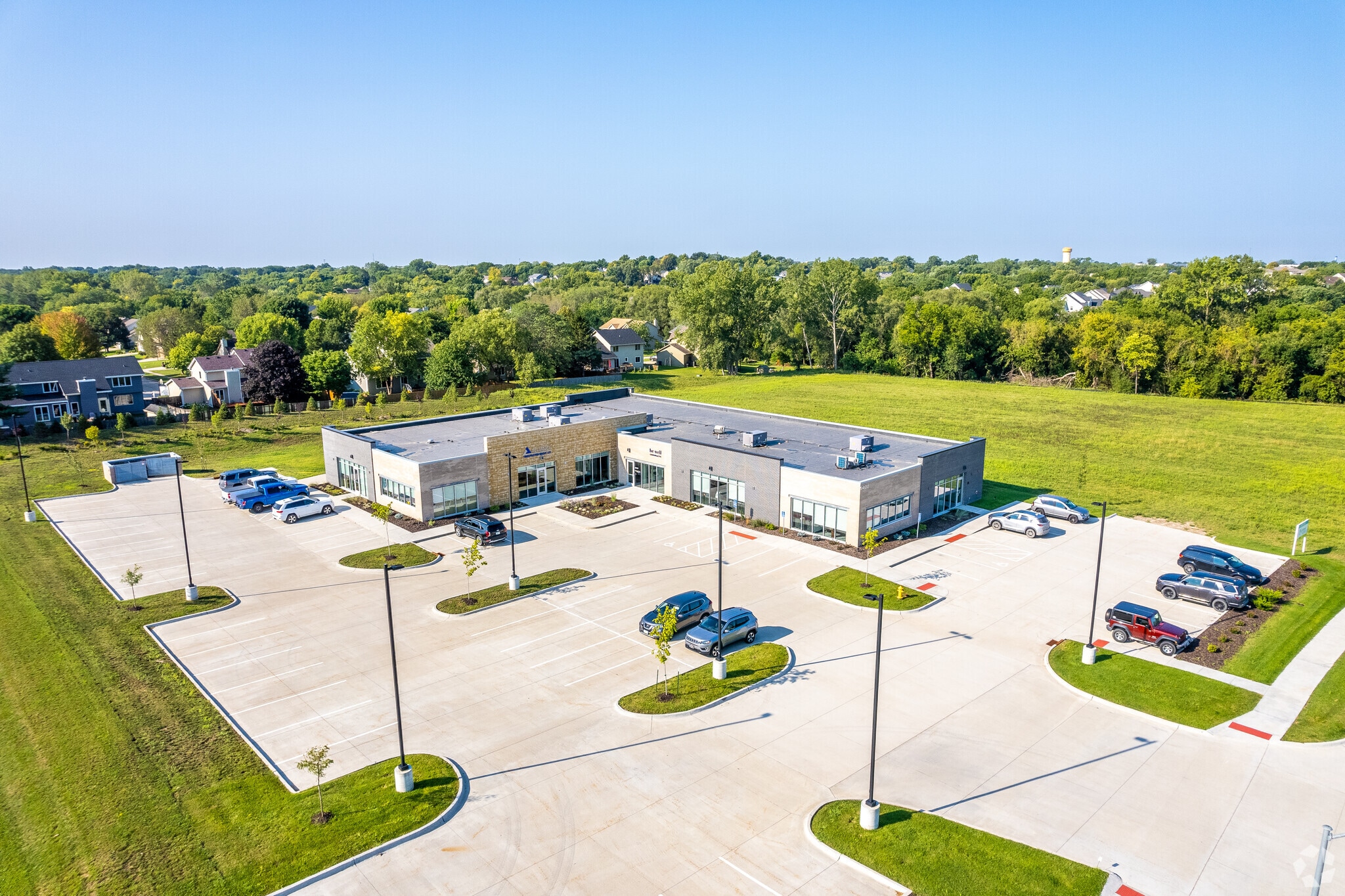 9400 Plum Dr, Urbandale, IA for Rent