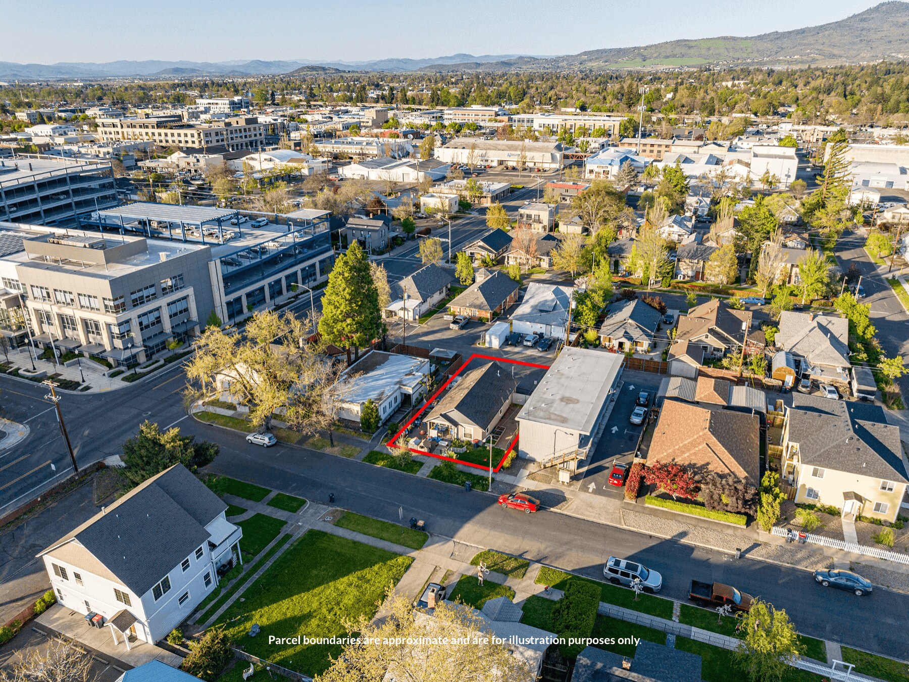 319 S Ivy St, Medford, OR for Sale