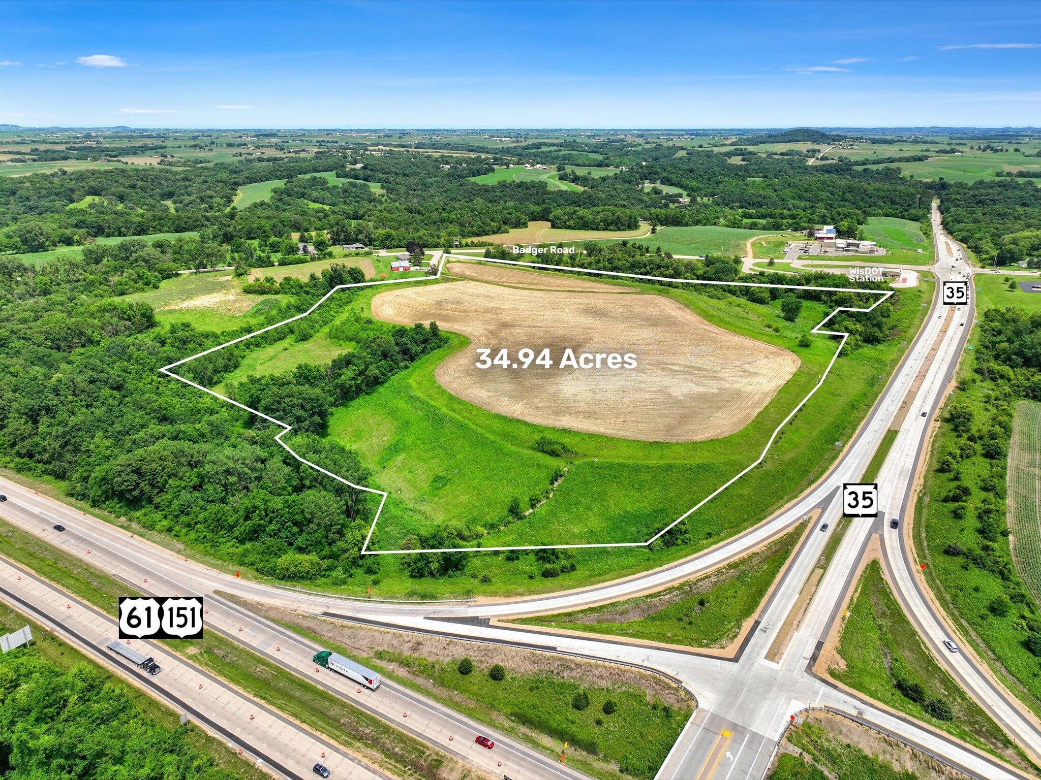 527 Badger Rd, Hazel Green, WI for Sale