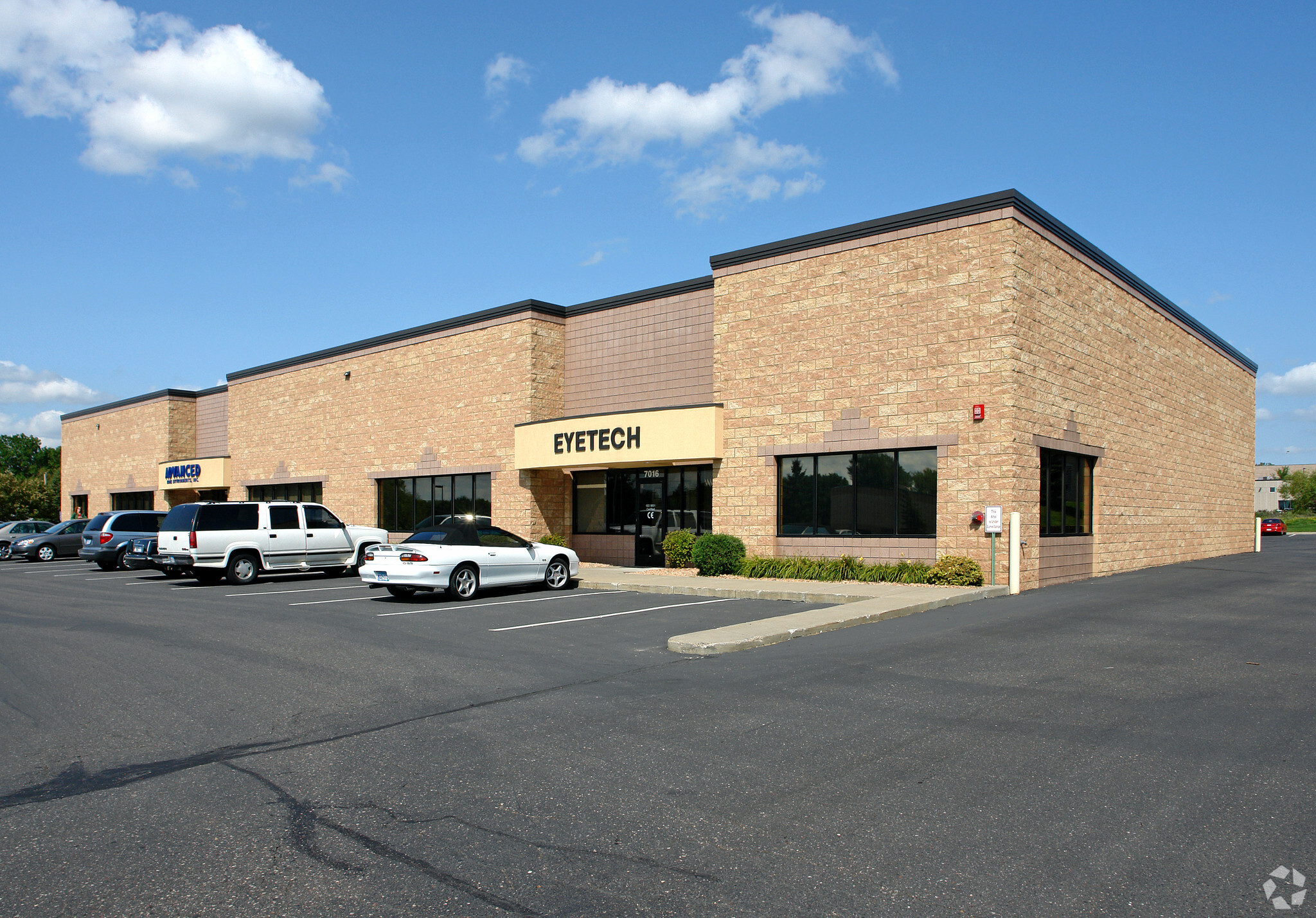 7002-7018 N 6th St, Oakdale, MN for Rent