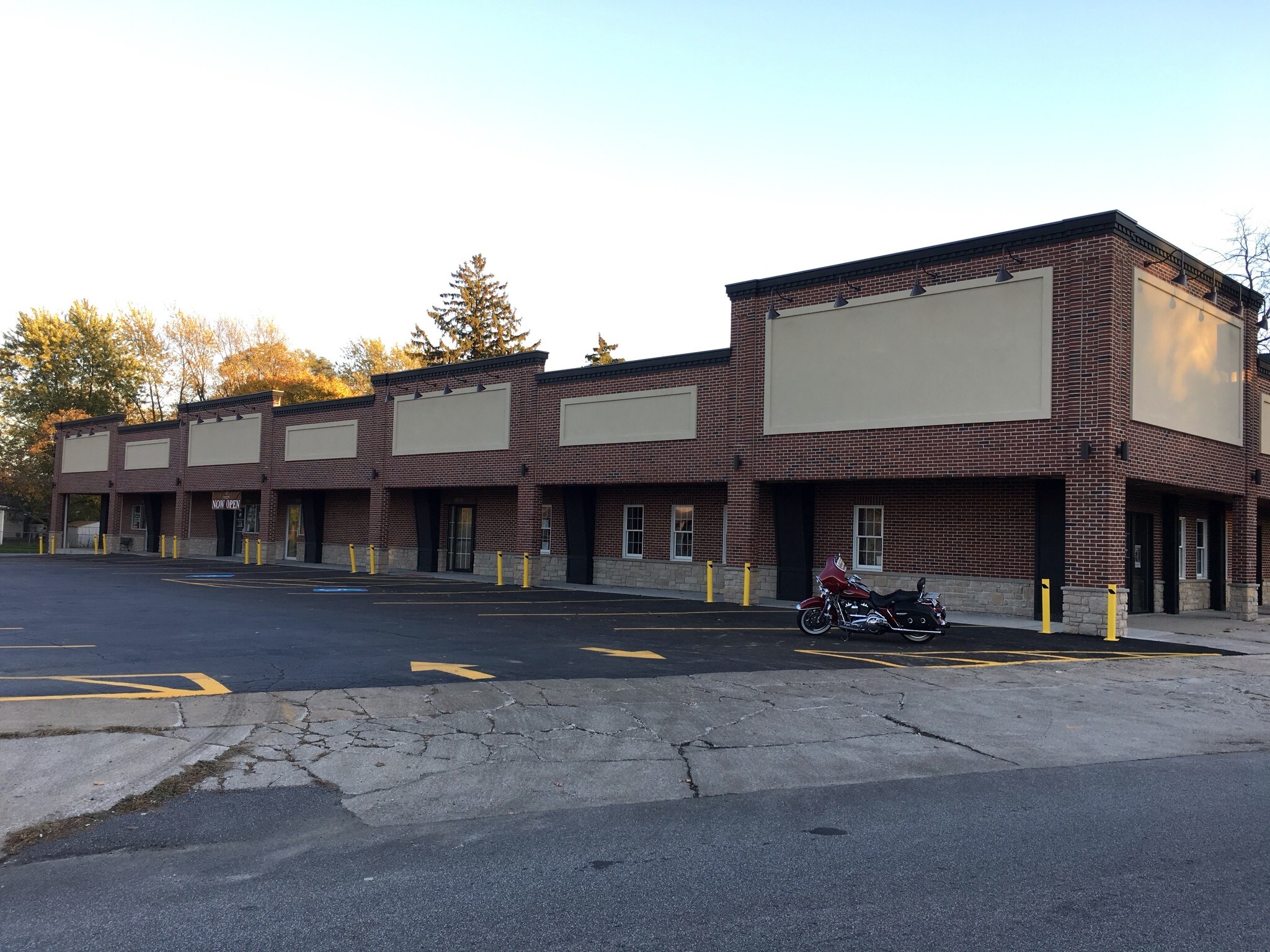 111-119 E Goldsborough St, Crown Point, IN for Rent