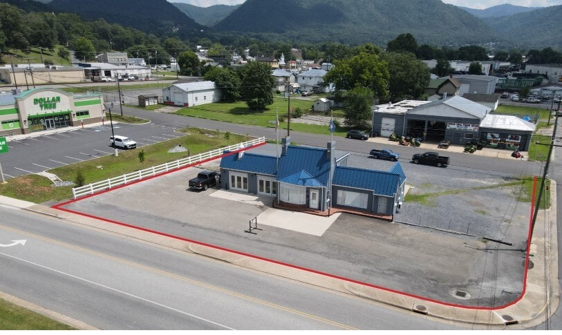 562 W 29th St, Buena Vista, VA for Sale