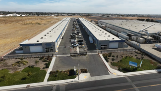 Madera, CA Warehouse - 325-355 S Schnoor Ave