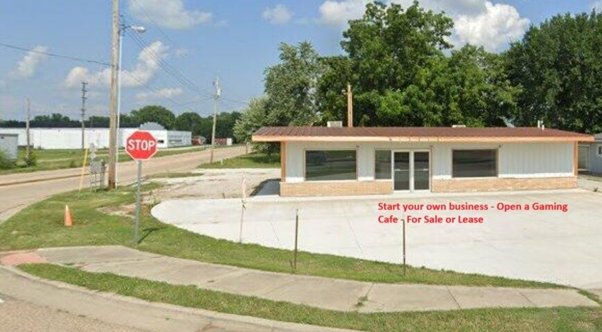 110 N Poplar St, Pana, IL for Rent