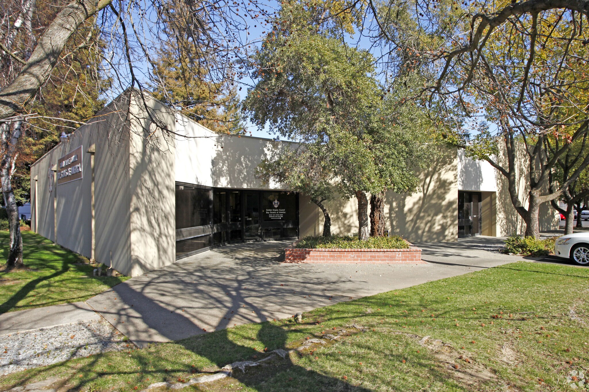 251 Commerce Cir, Sacramento, CA for Rent