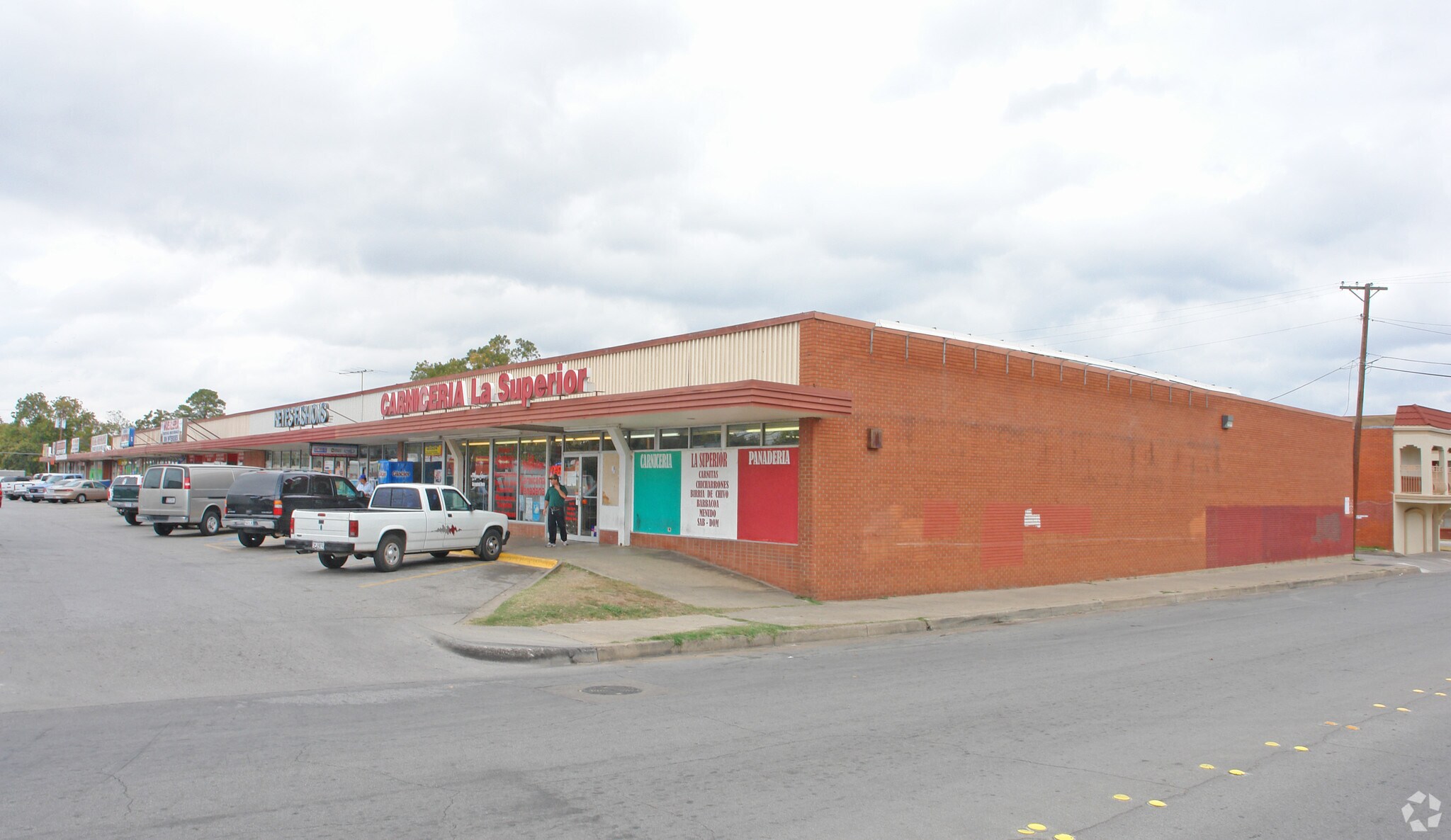 700-740 N Sylvania Ave, Fort Worth, TX for Rent