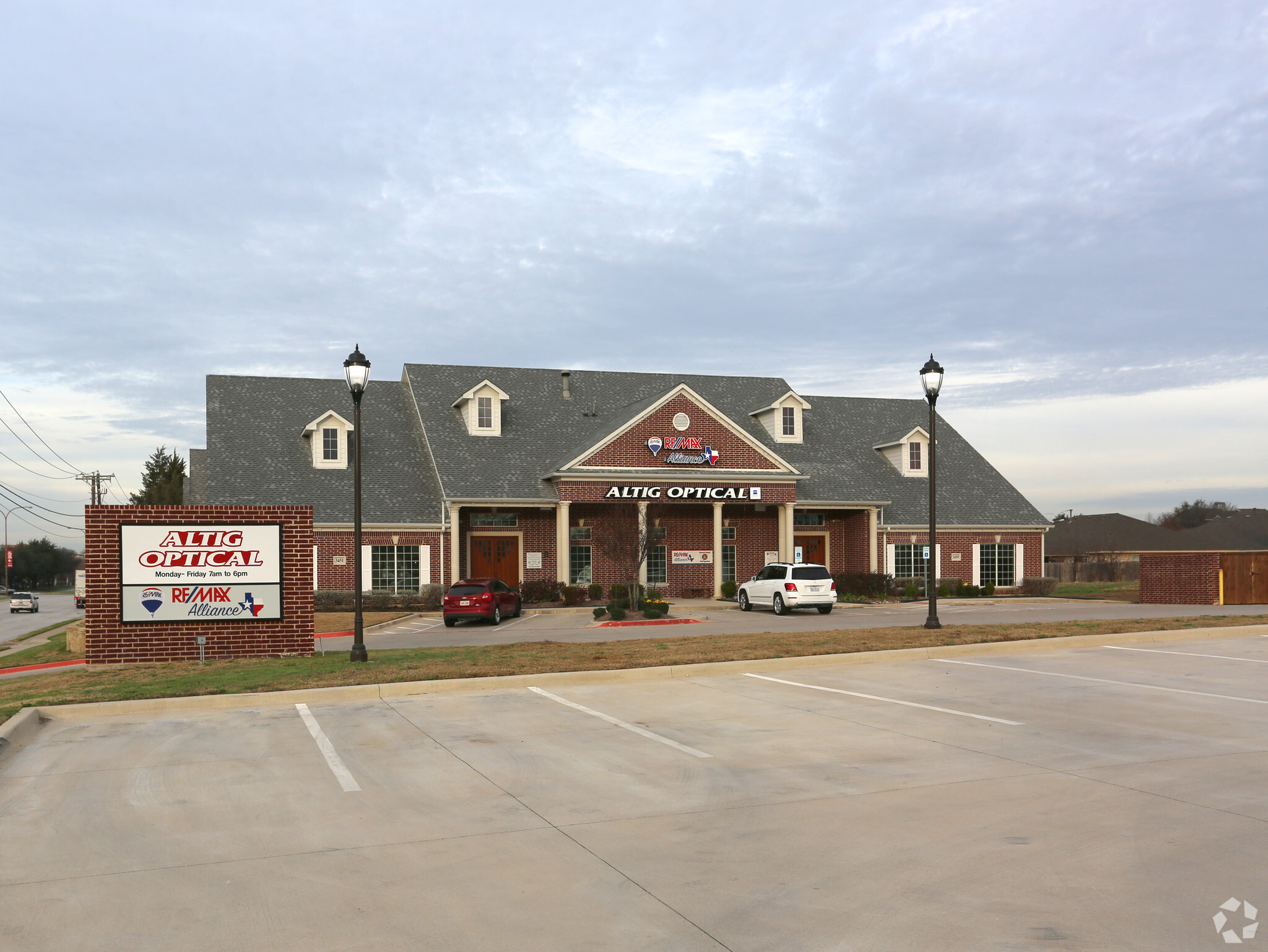 3451 Western Center Blvd, Fort Worth, TX for Rent