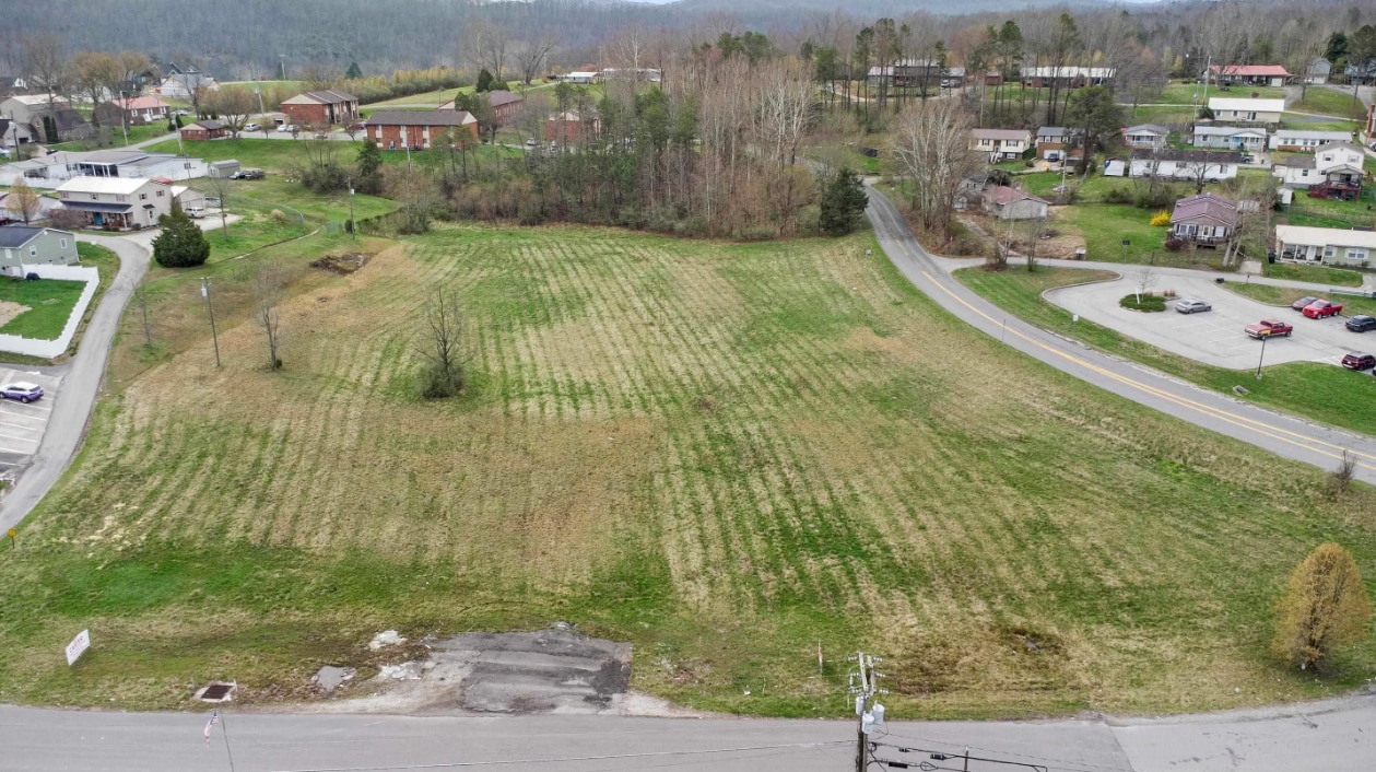 Meadowbrook Ln, Louisa, KY for Sale