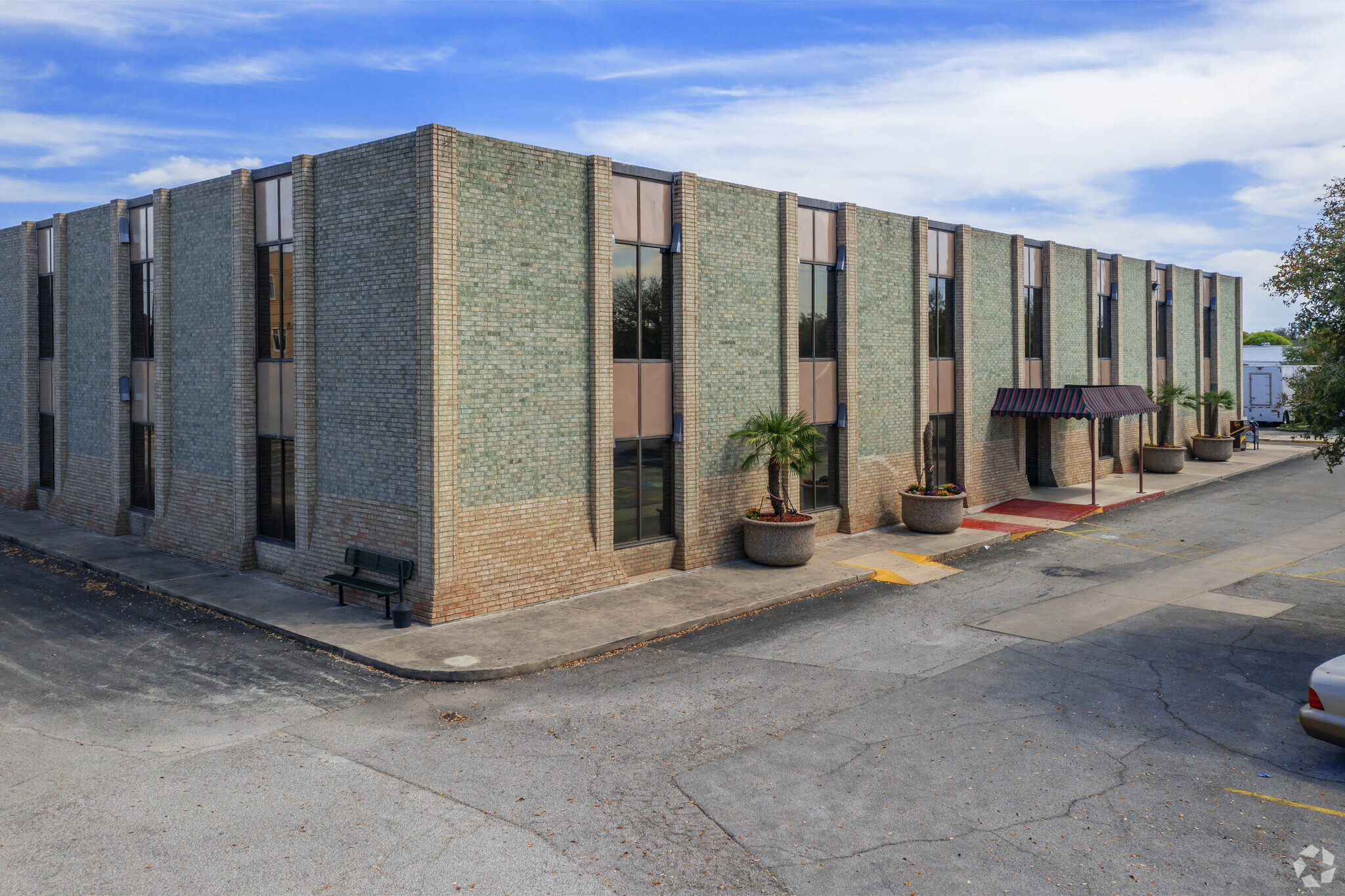 4400-4402 Vance Jackson Rd, San Antonio, TX for Rent