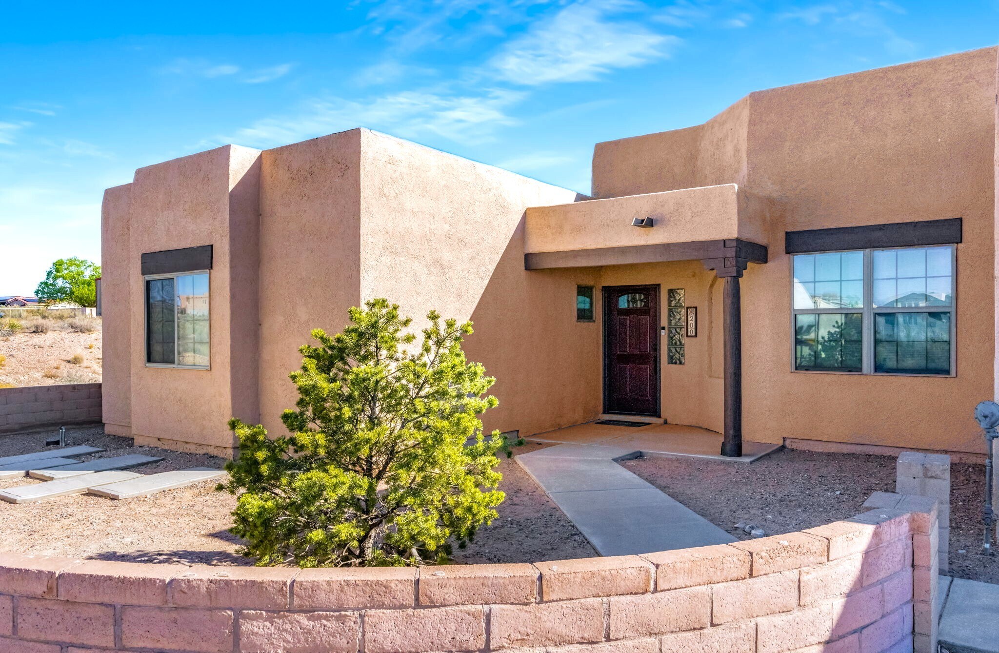 200 Aldaba Cir NE, Rio Rancho, NM for Sale