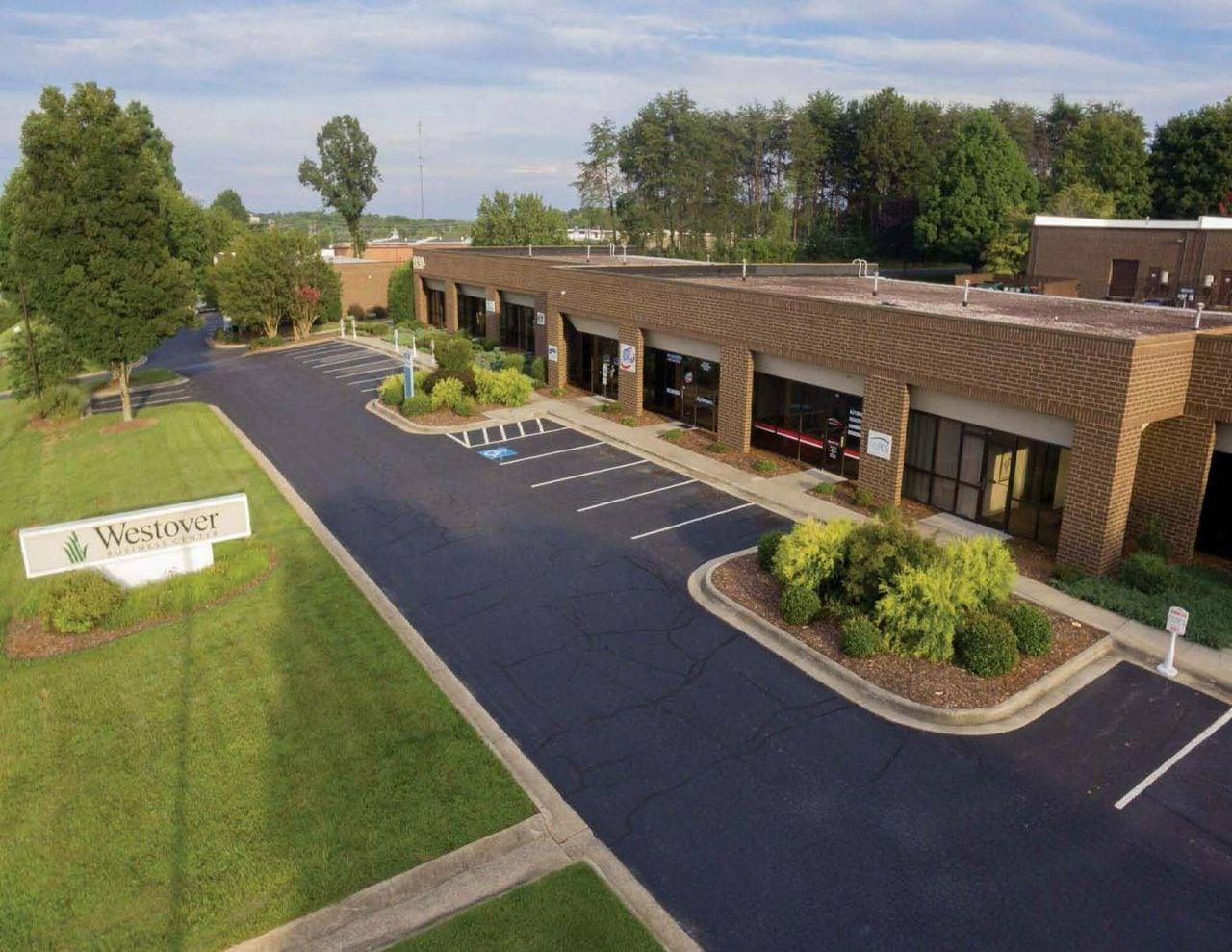 950 Tate Blvd, Hickory, NC for Rent