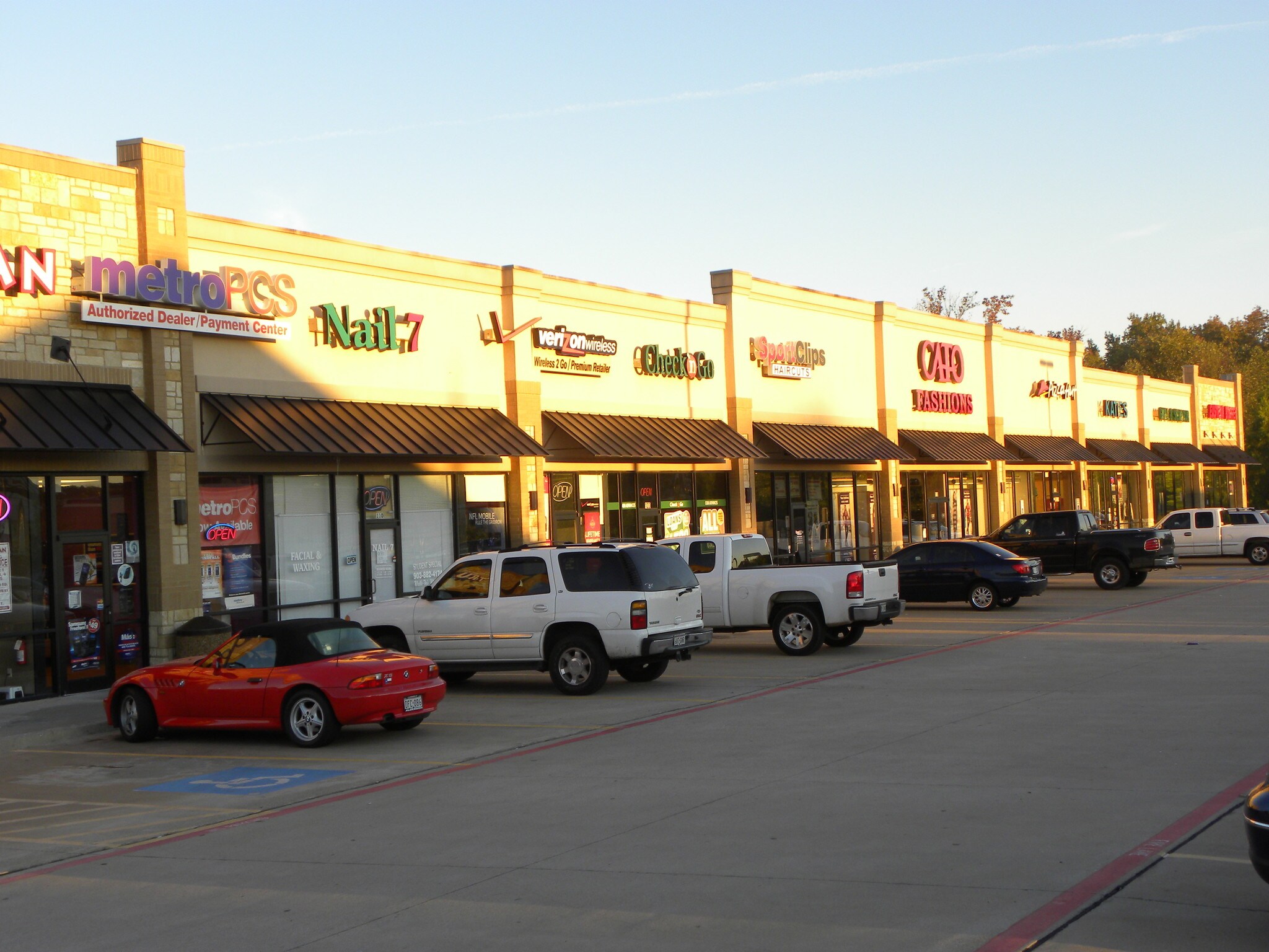 3222 S Main St, Lindale, TX for Rent