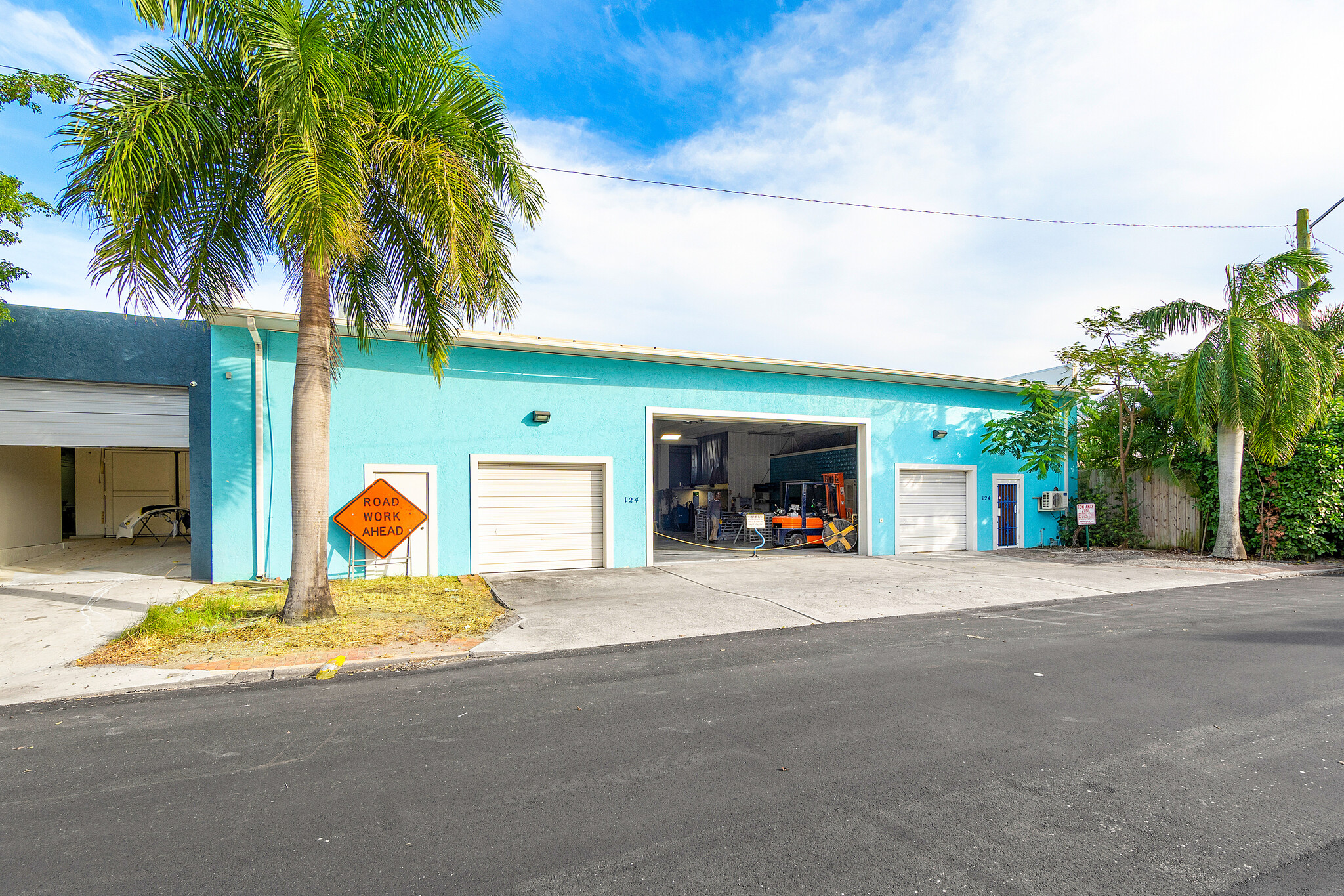 124 S H St, Lake Worth, FL for Sale