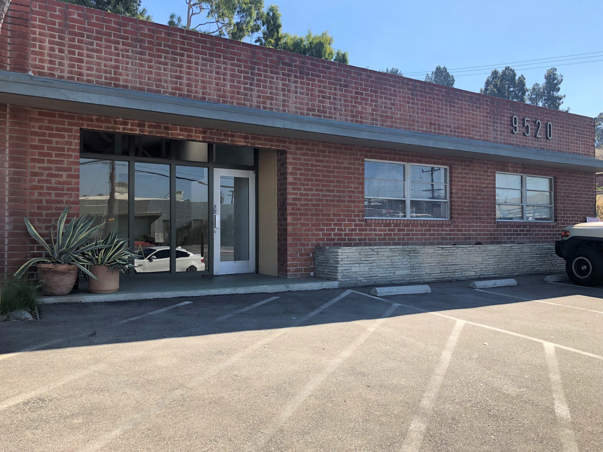 9520 W Jefferson Blvd, Culver City, CA for Rent