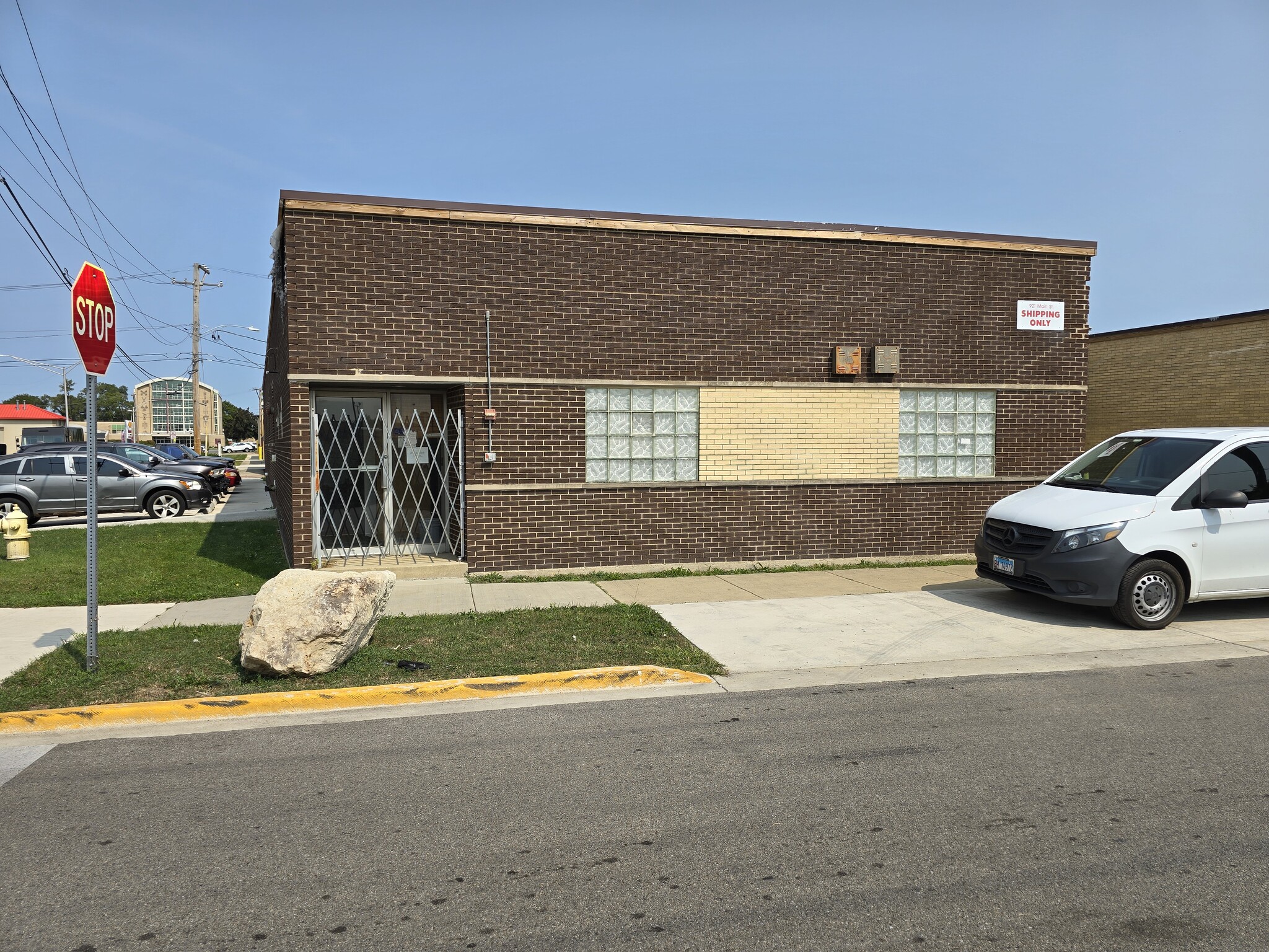 921 Main St, Melrose Park, IL for Rent