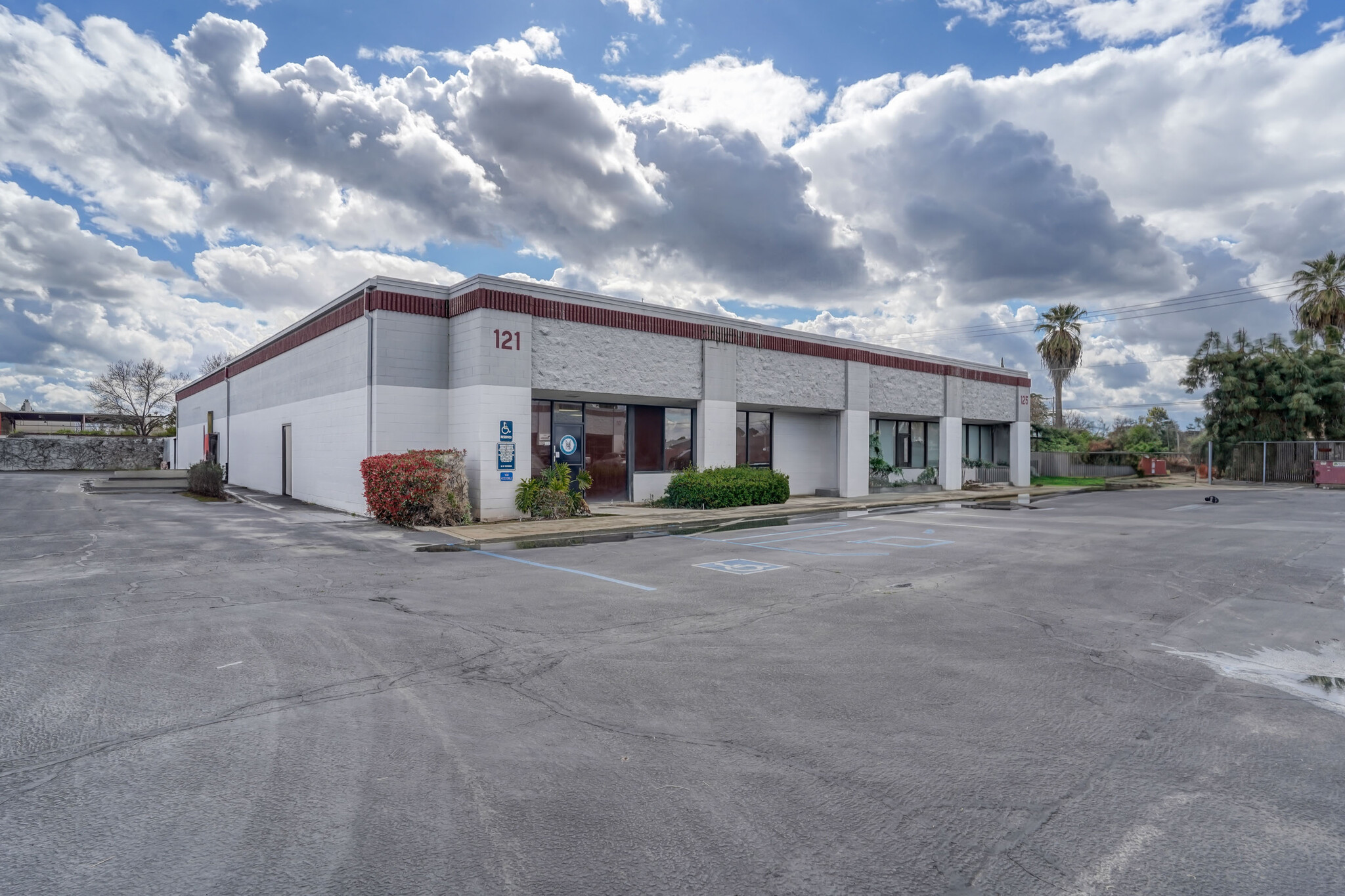 2727 N Grove Industrial Dr, Fresno, CA for Sale