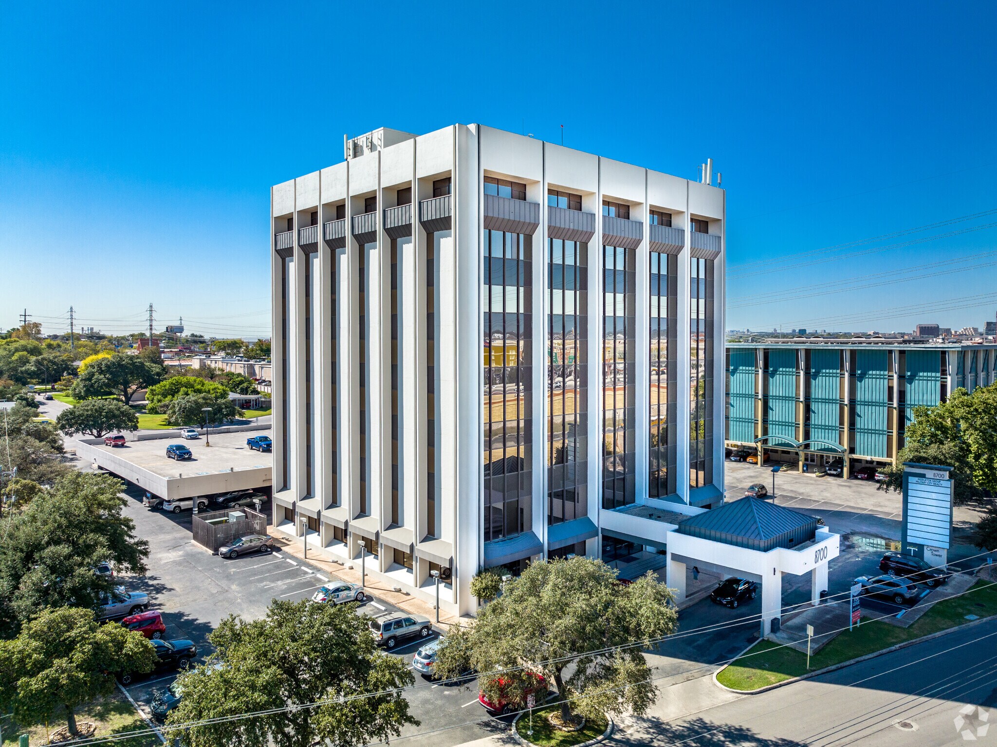 8700 Crownhill Blvd, San Antonio, TX for Rent