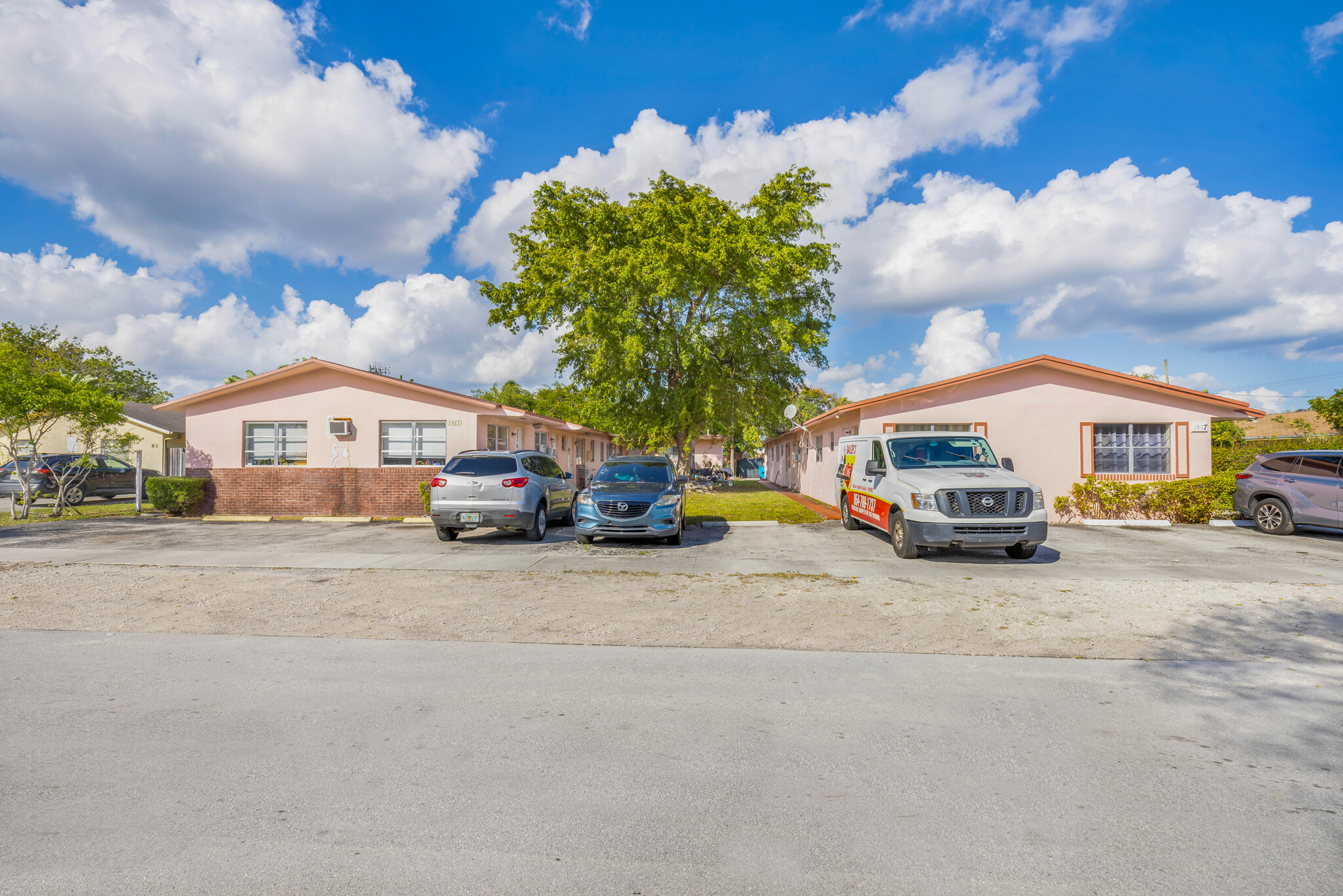 1917-1927 Grant St, Hollywood, FL for Sale