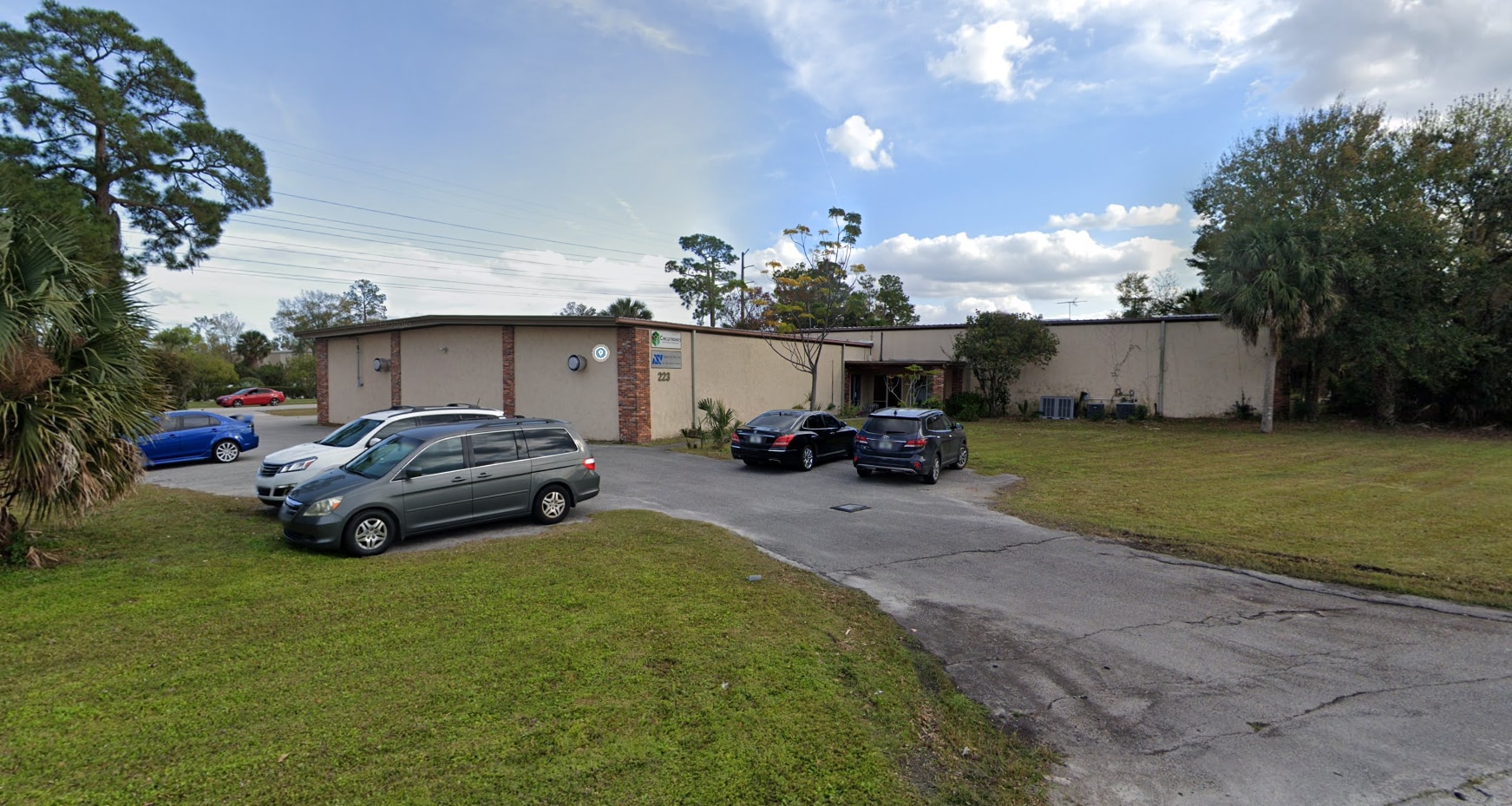 223 Hickman Dr, Sanford, FL for Sale