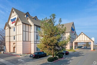Kingsburg, CA Hospitality - 216 W Ventura Ct