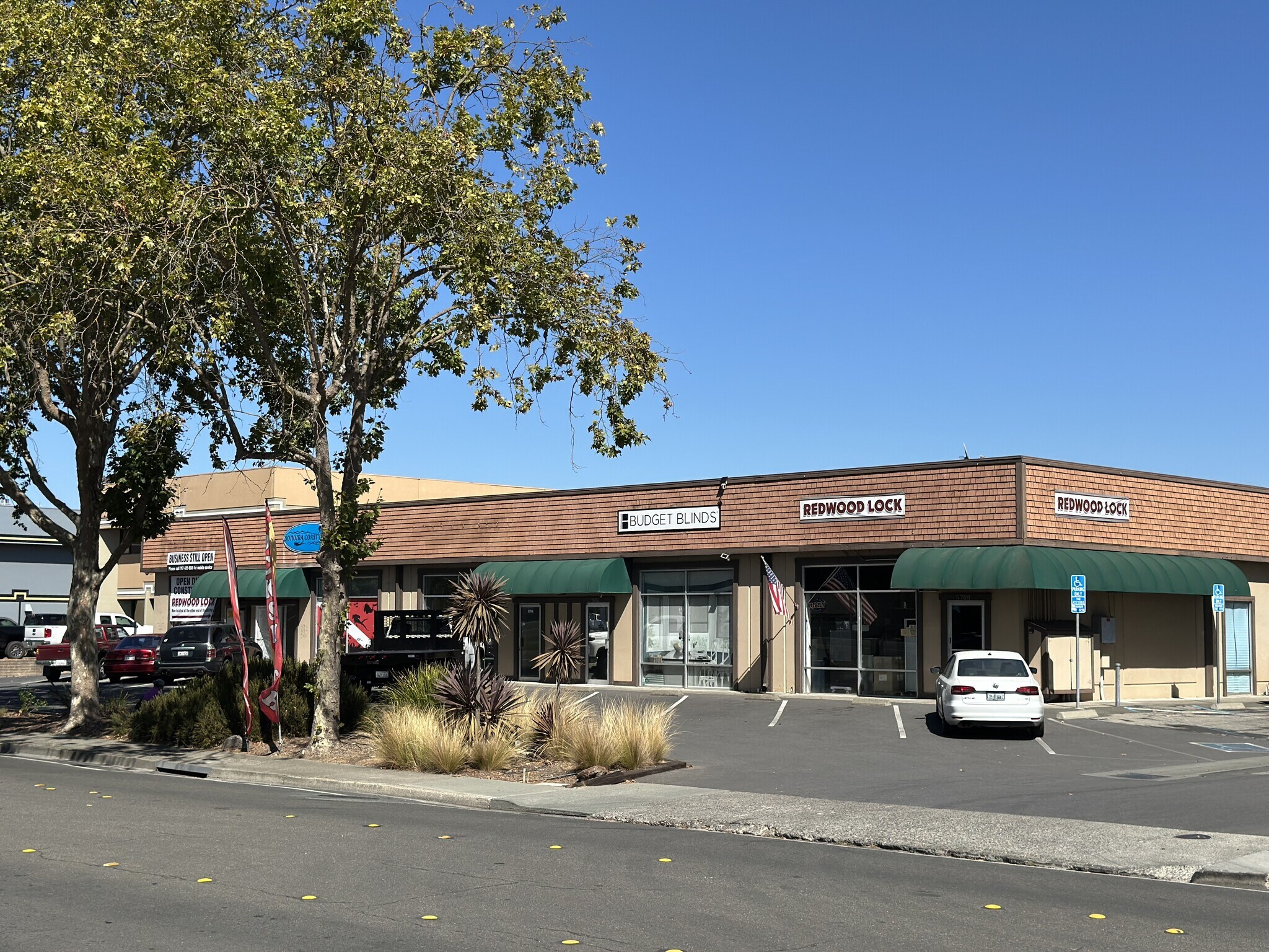 5700-5708 Commerce Blvd, Rohnert Park, CA for Rent