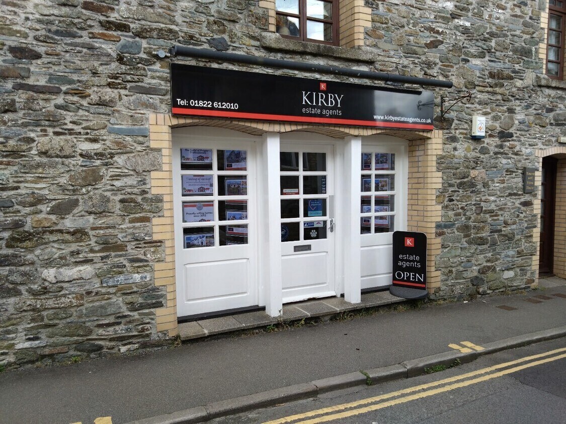 3-4 Market Rd, Tavistock, DEV for Rent