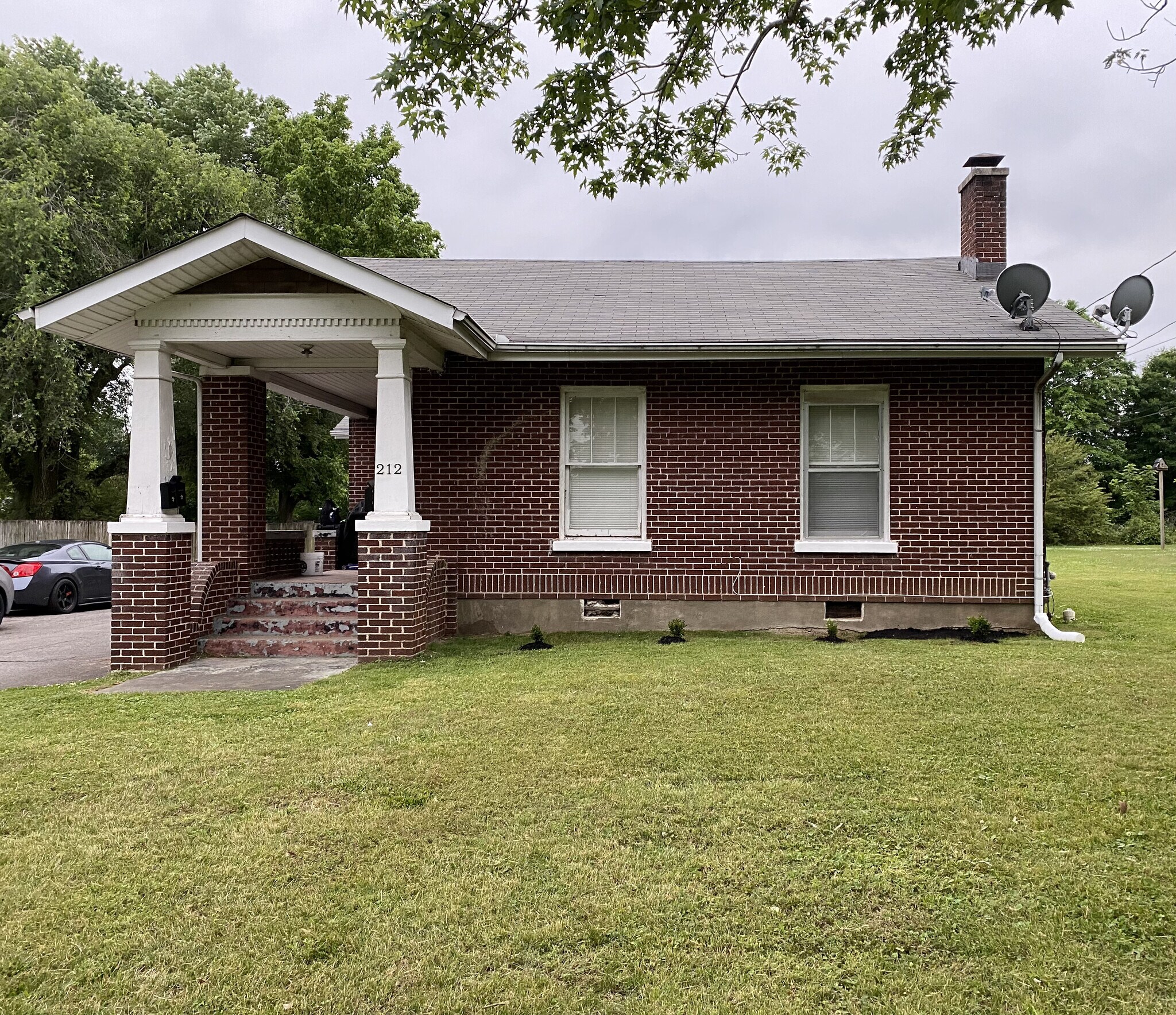 212 W End Ave, Dickson, TN for Sale
