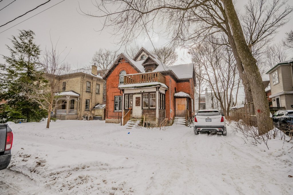 223 Mary St, Waterloo, ON for Sale