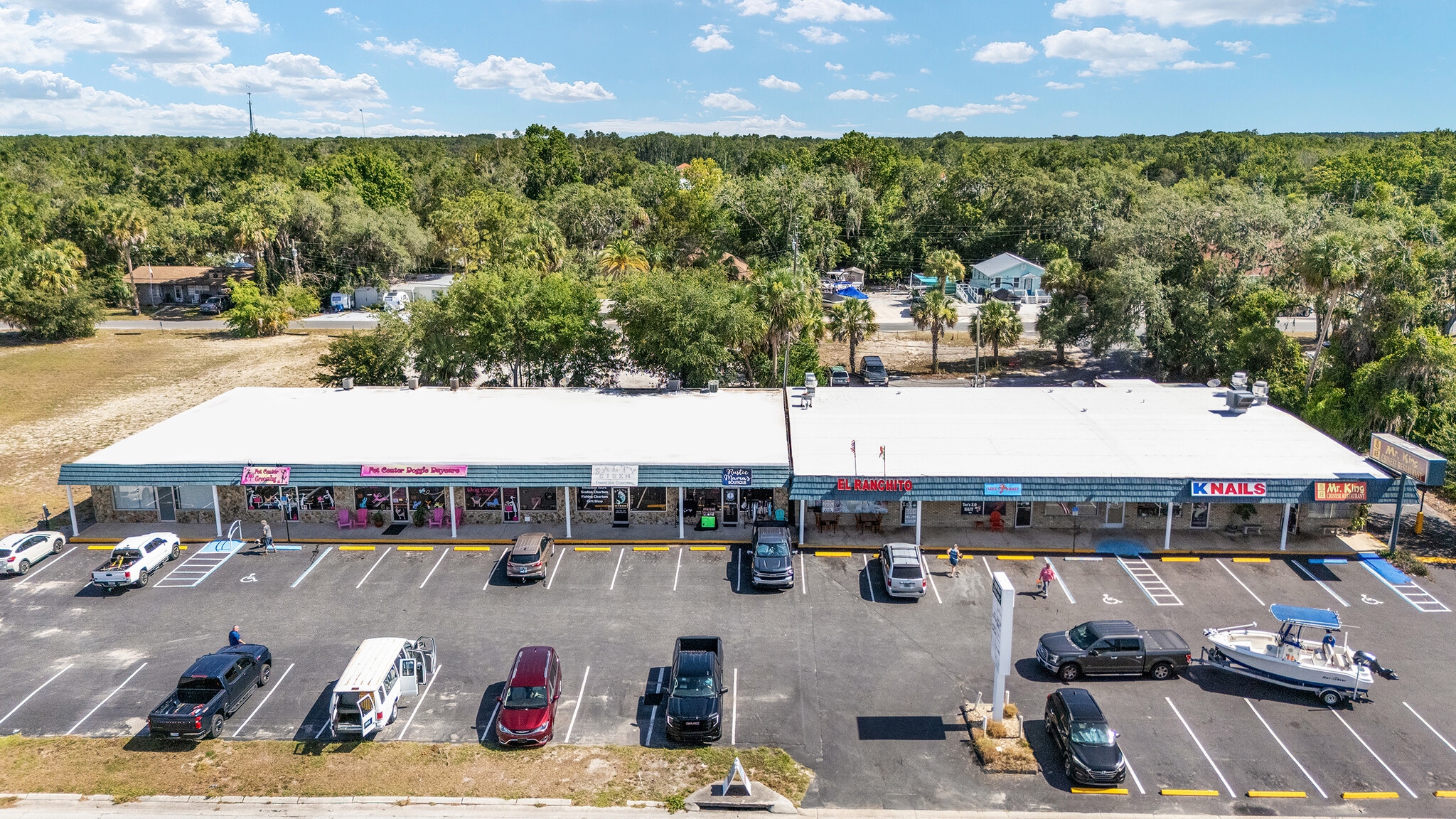 471 NE 1st Ter, Crystal River, FL for Sale