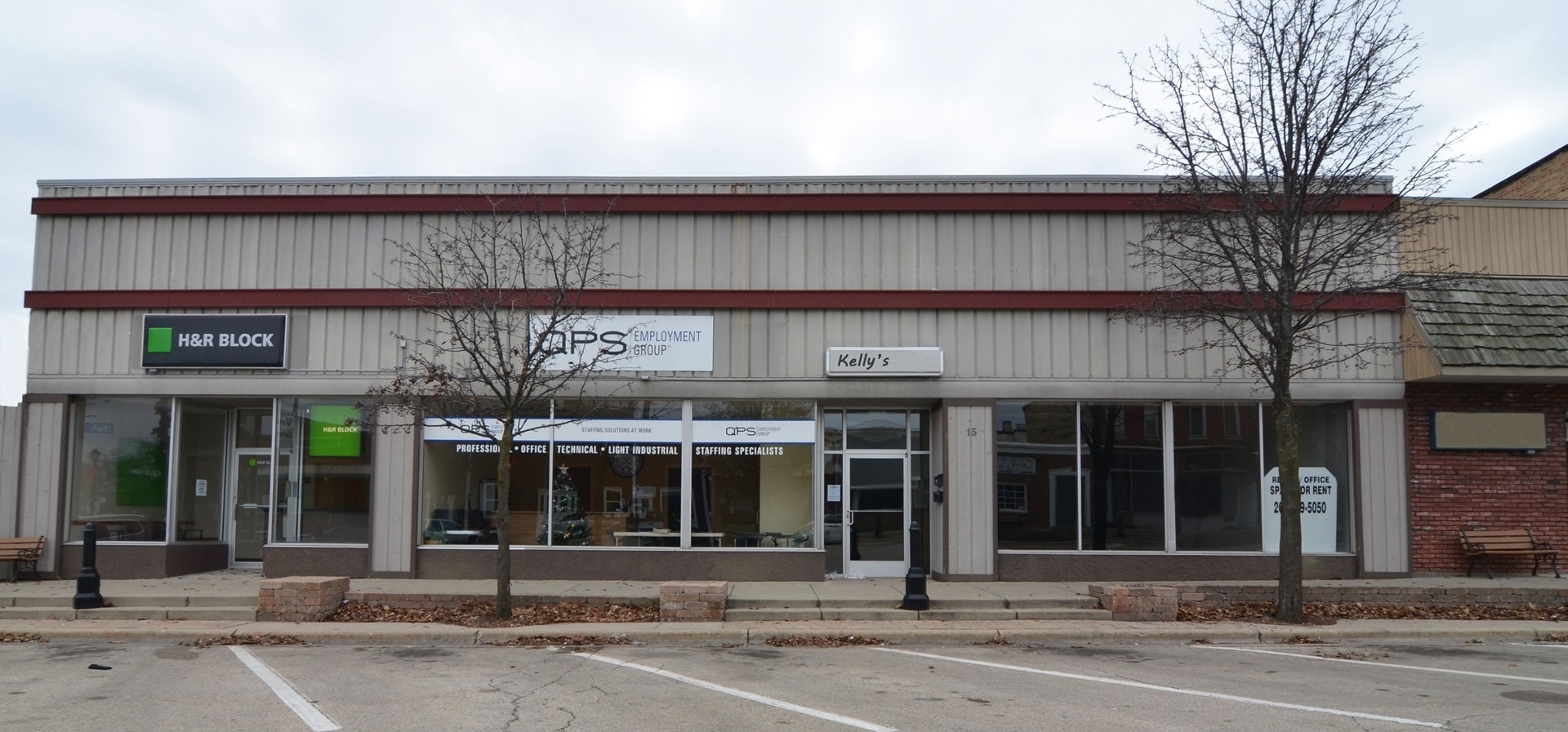 21 E Walworth St, Elkhorn, WI for Sale