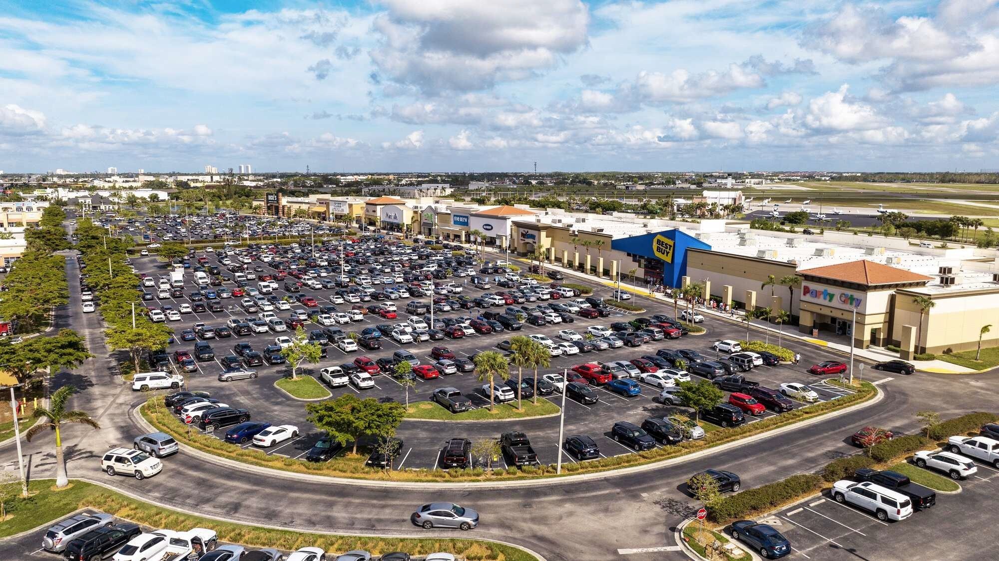 4945-5049 Cleveland Ave, Fort Myers, FL for Rent
