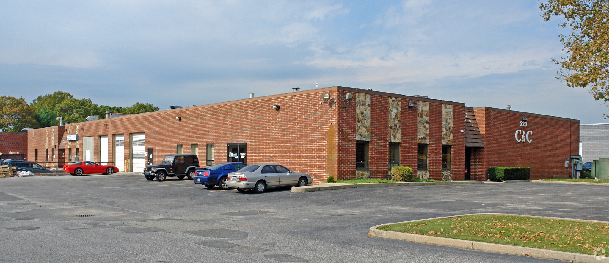 216220 Knickerbocker Ave Bohemia, NY 11716 Industrial Property for