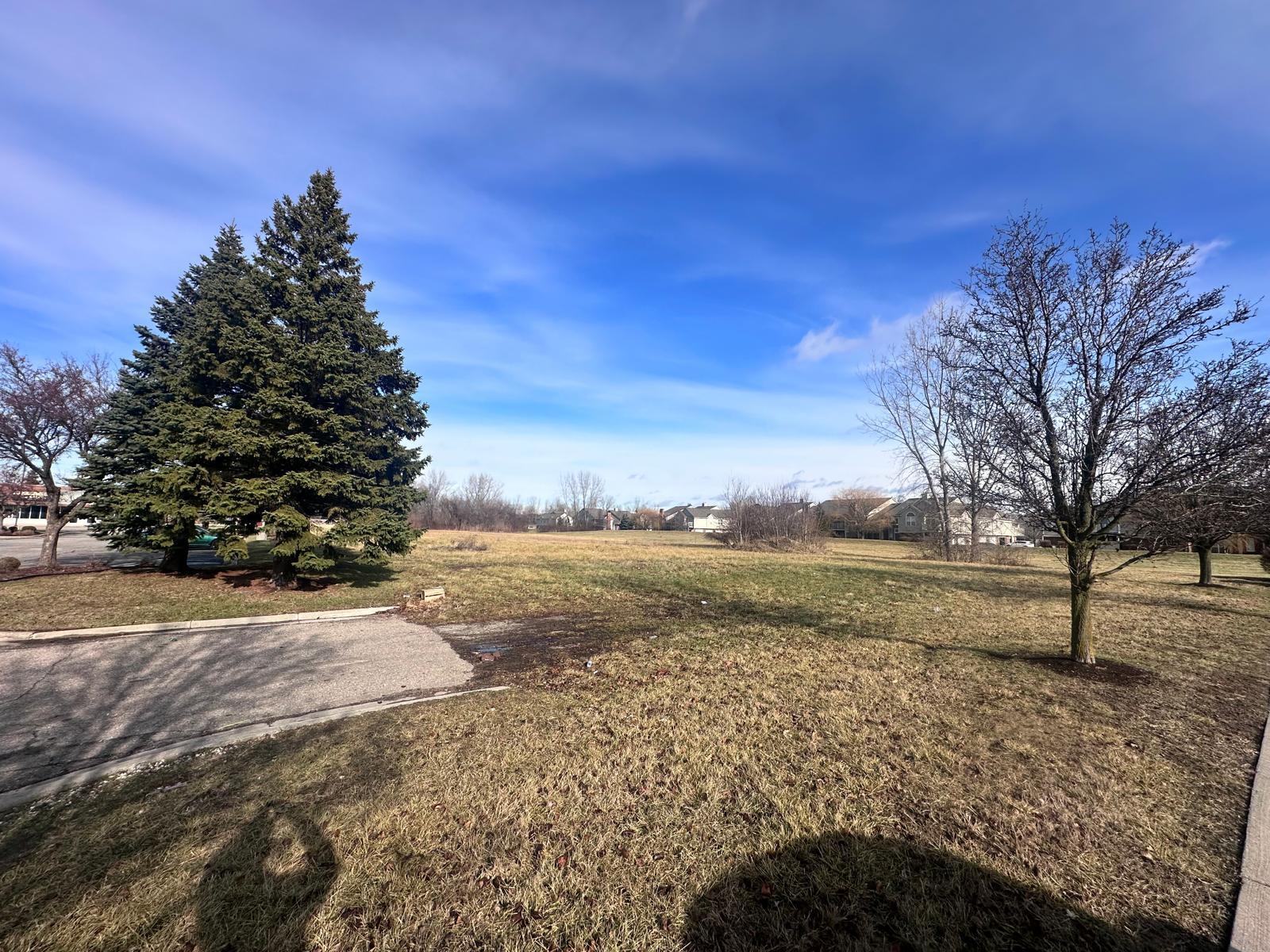15341 19 Mile Rd, Clinton Twp, MI for Sale