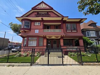 Los Angeles, CA Apartments - 2119 S Union Ave