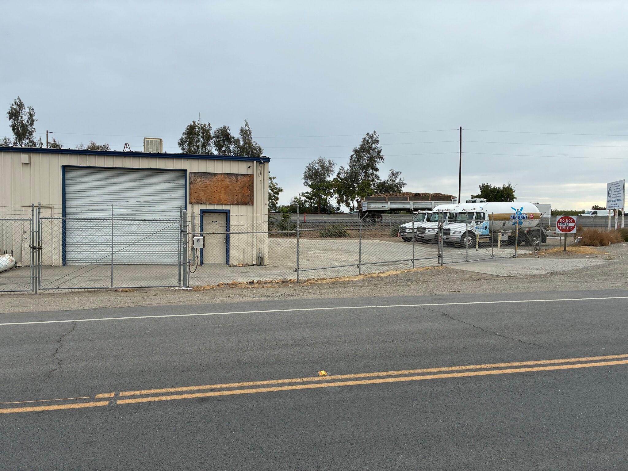 20504 S 99 Frontage Rd, Ripon, CA for Rent