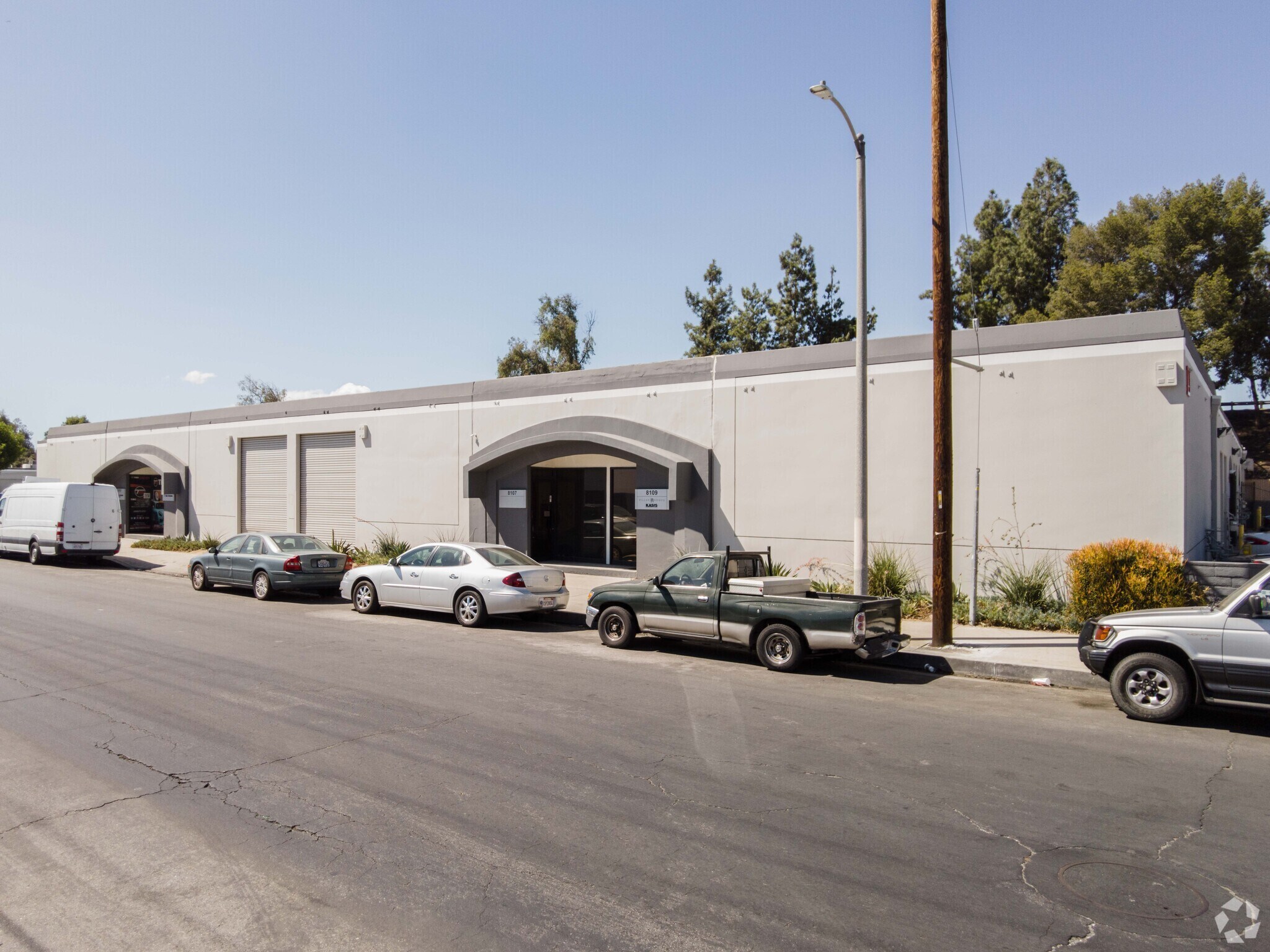 81018117 Orion Ave Van Nuys, CA 91406 Flex Property for Lease on