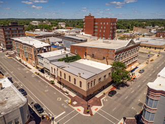 Freeport, IL Storefront Retail/Office - 21 S Chicago Ave