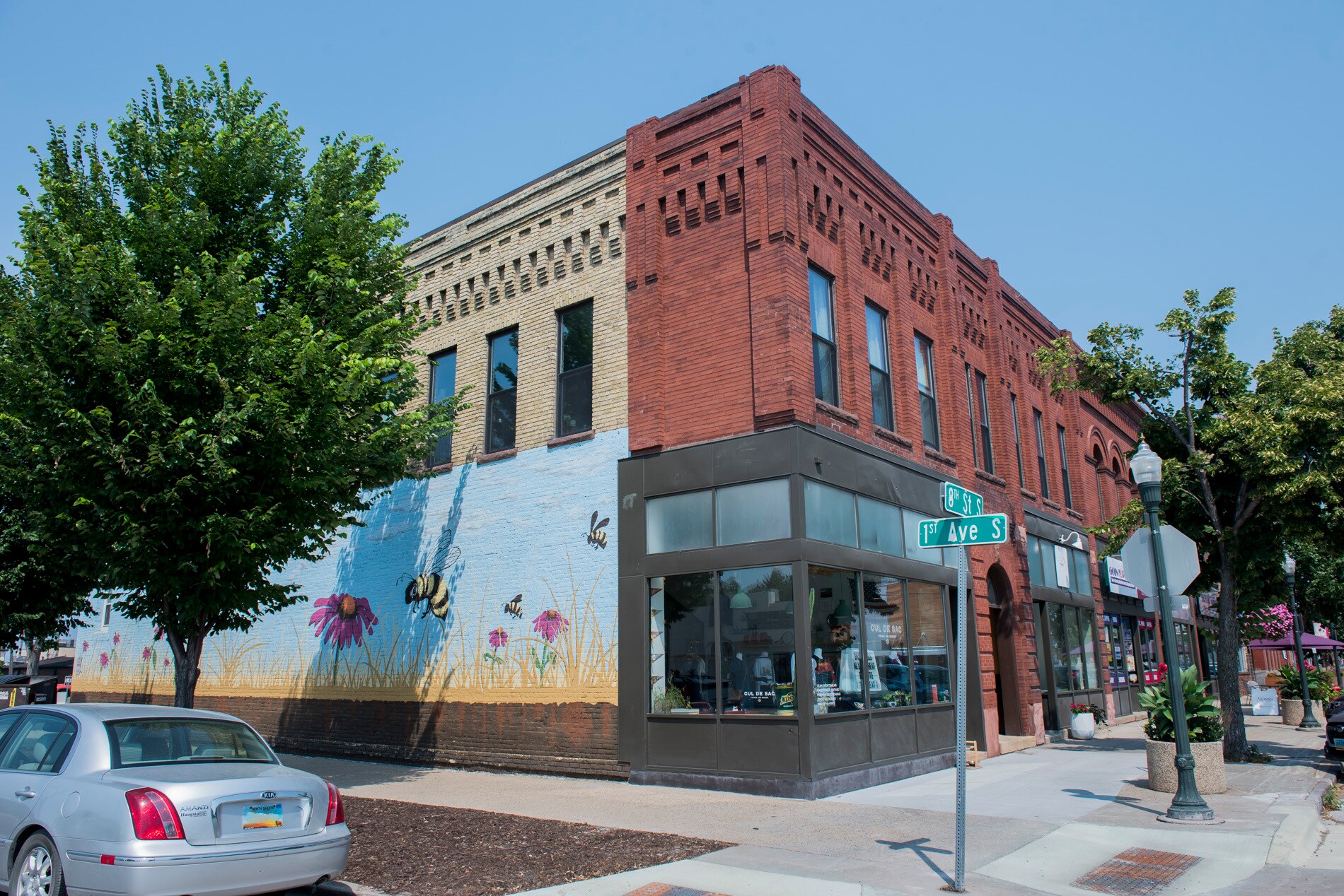 23 8th St S, Fargo, ND for Sale