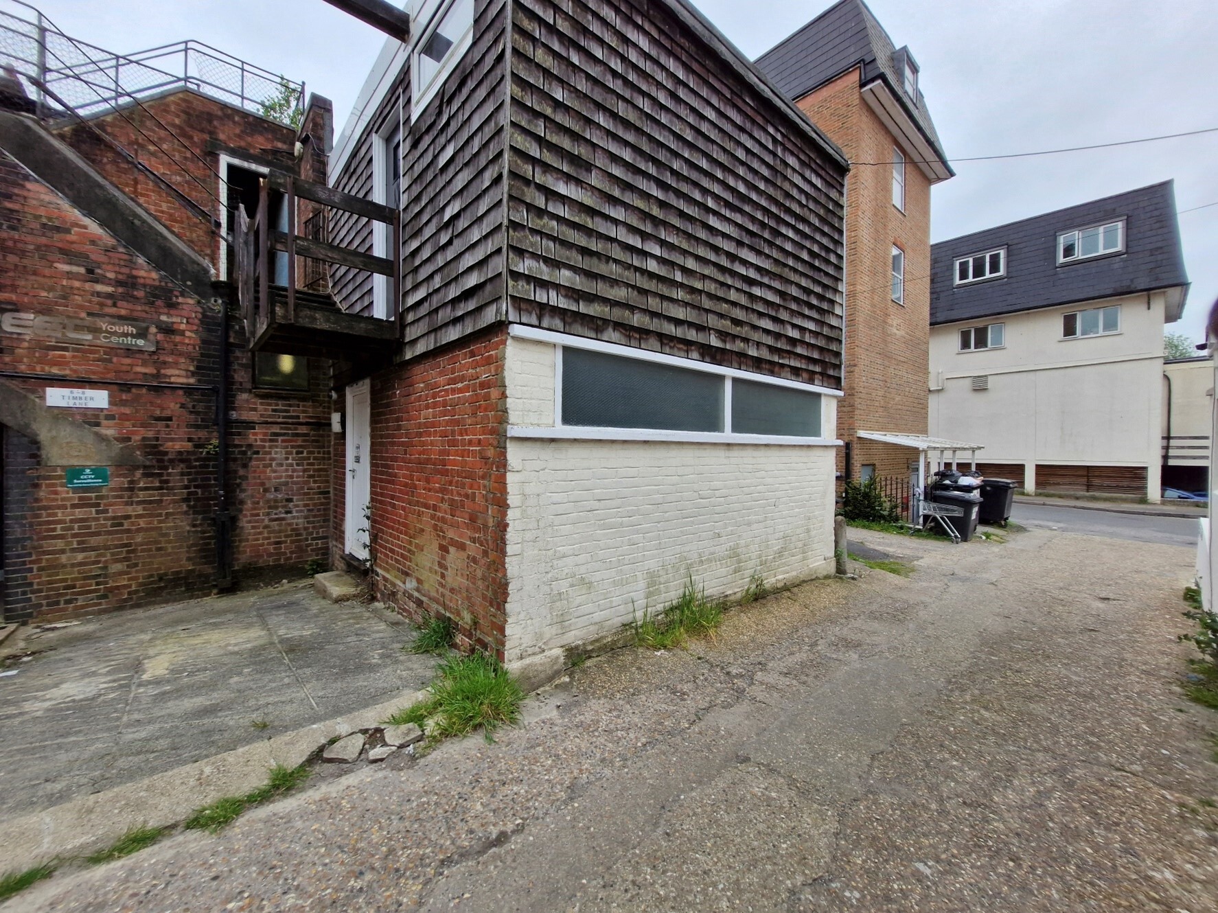 6 Godstone Rd, Caterham, SRY for Rent