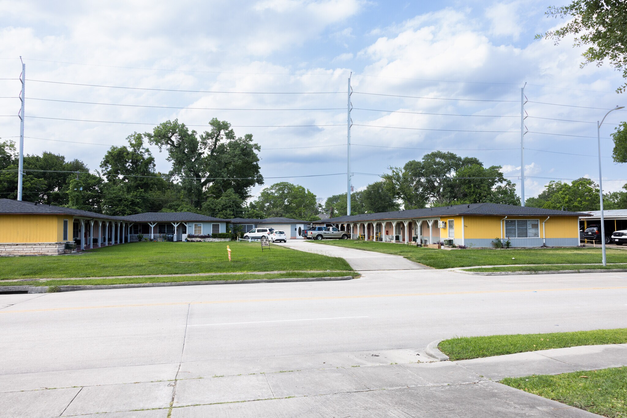 7115 Dixie Dr, Houston, TX for Sale