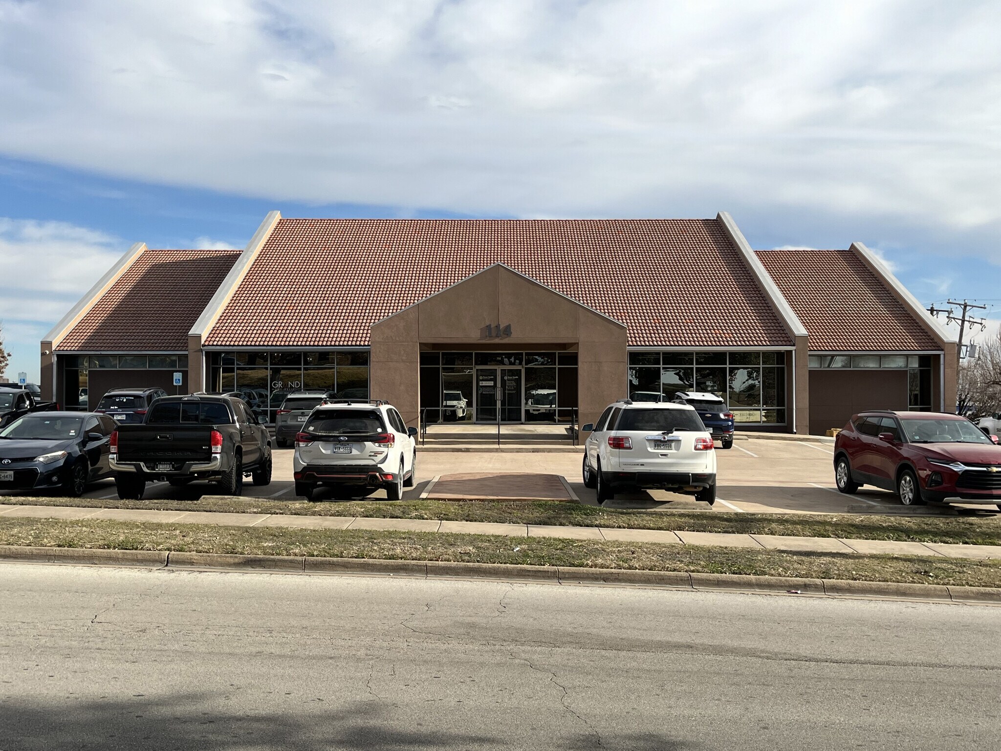 114 Sproles Dr, Benbrook, TX for Sale