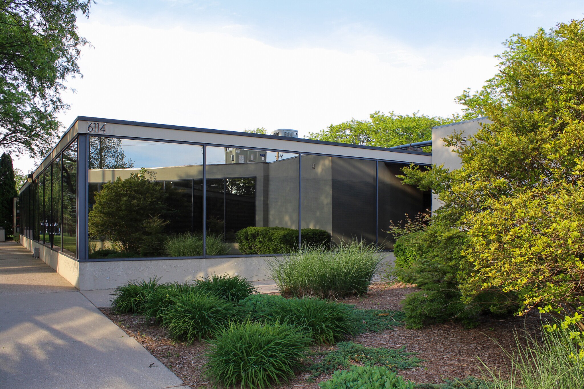 6112 Constitution Dr, Fort Wayne, IN for Rent