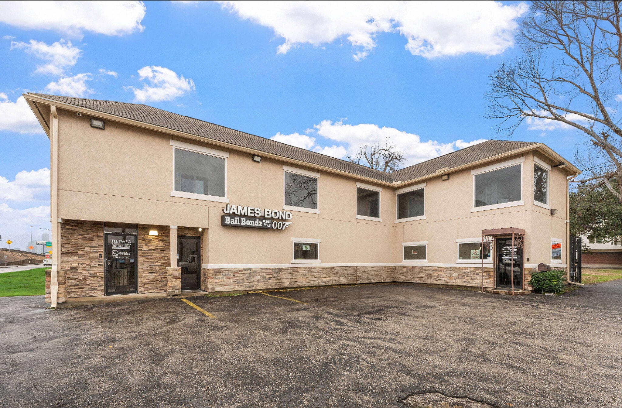 2711 North Fwy, Houston, TX for Sale