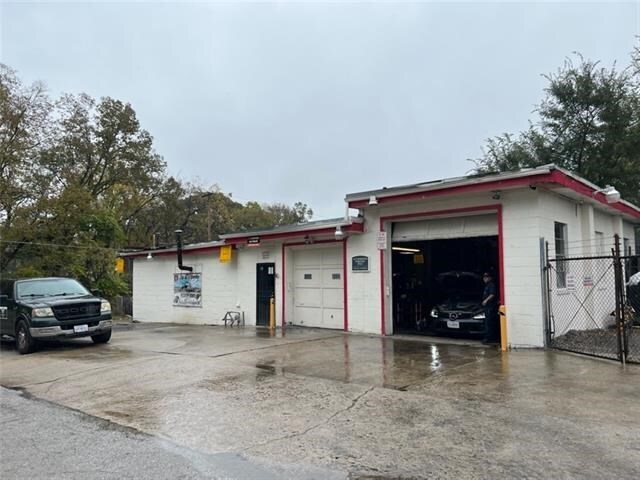 4401 E 27th St, Kansas City, MO for Sale