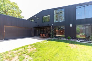 Dallas, TX Showroom - 4770 Iberia Ave