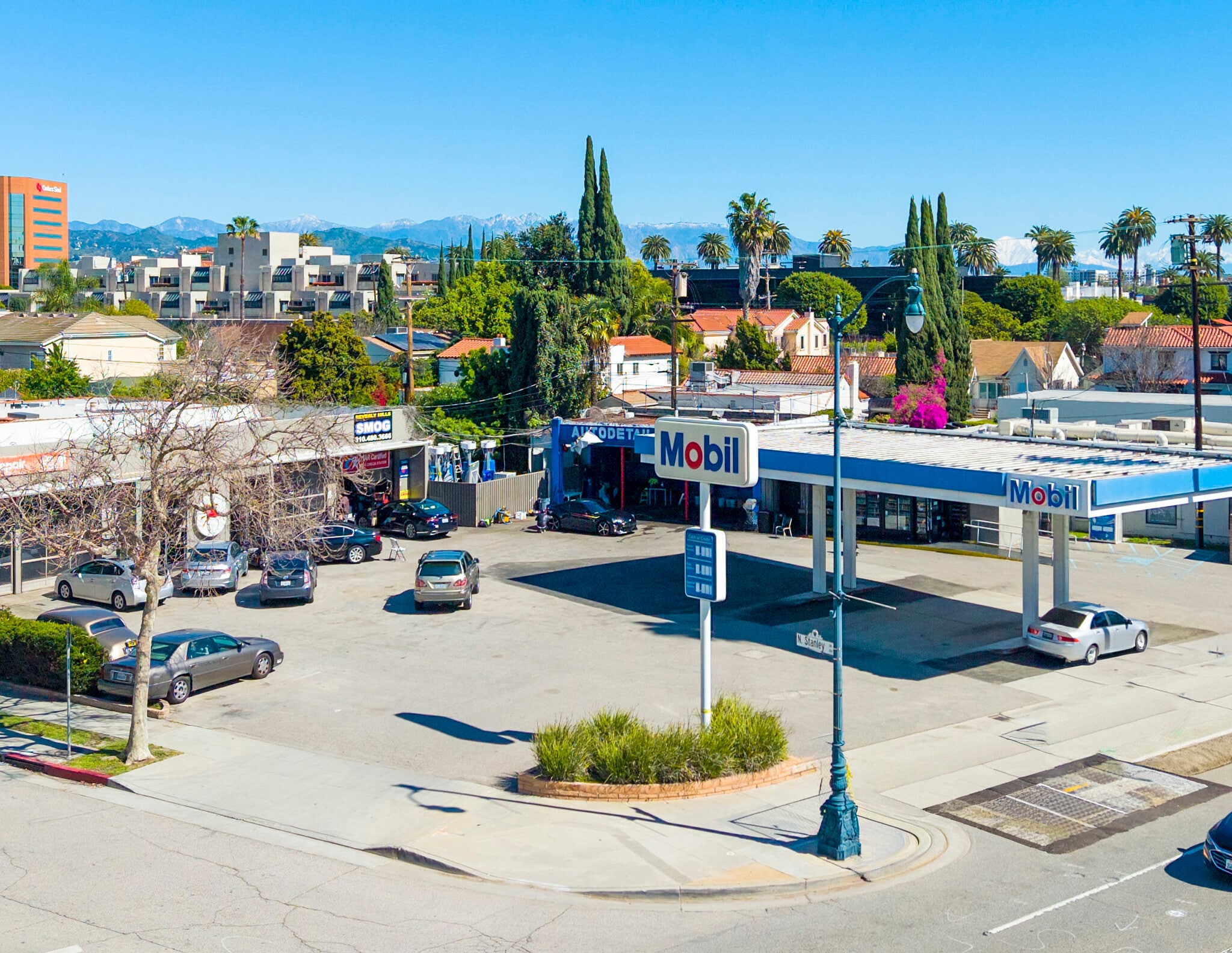 8567 Wilshire Blvd, Beverly Hills, CA for Rent