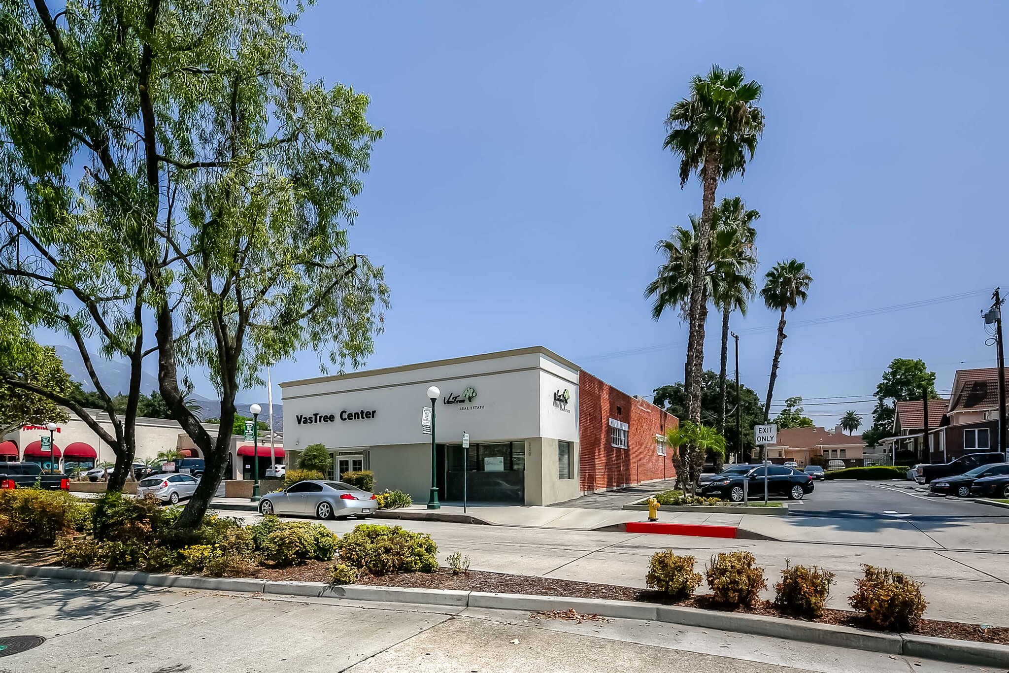 218-220 S Myrtle Ave, Monrovia, CA for Sale