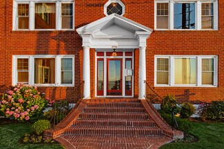 Seattle, WA Multi-Family - 2452 Alki Ave SW Seattle, WA Multi-Family - 2452 Alki Ave SW