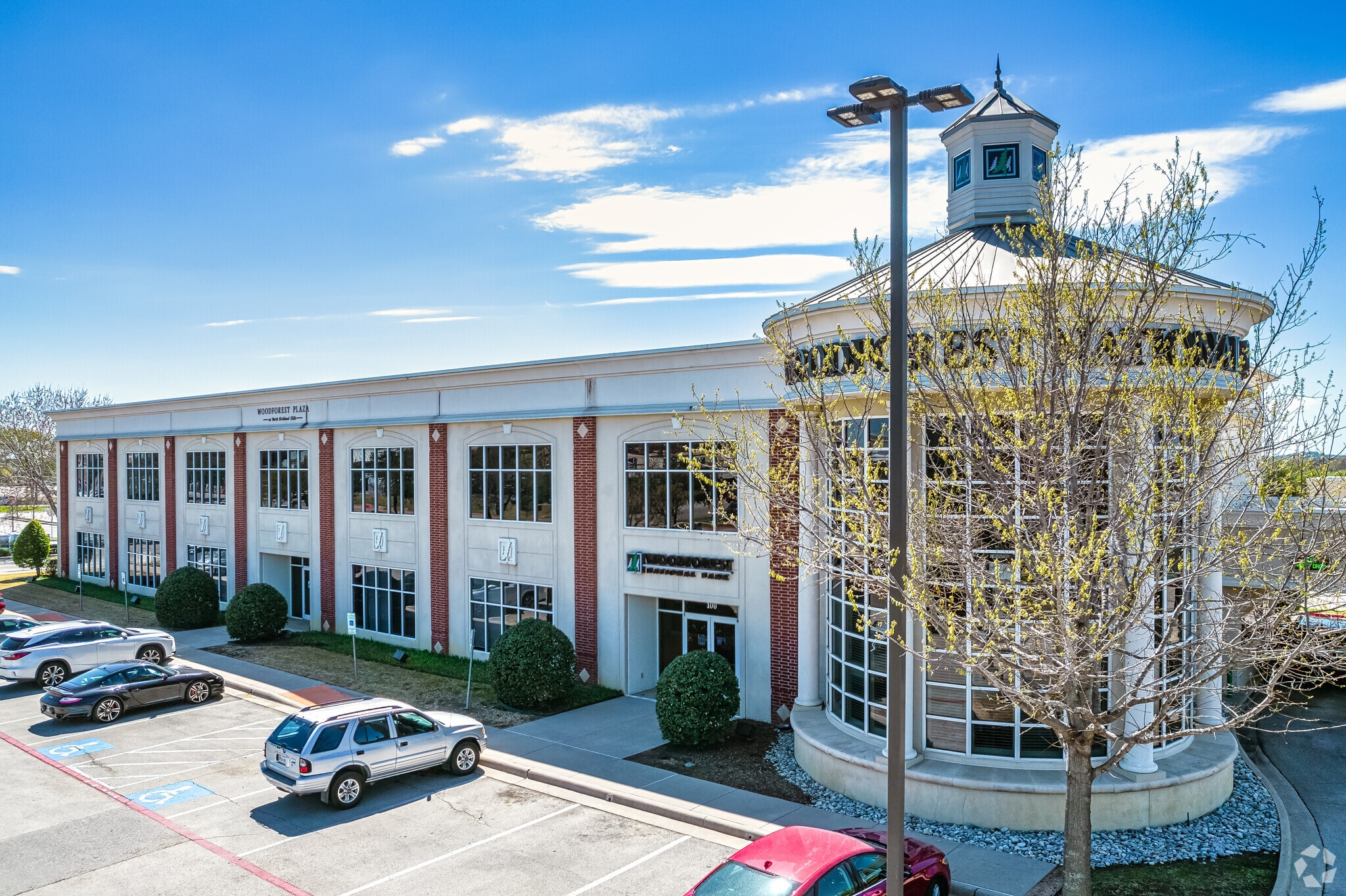8408 N Davis Blvd, North Richland Hills, TX for Rent
